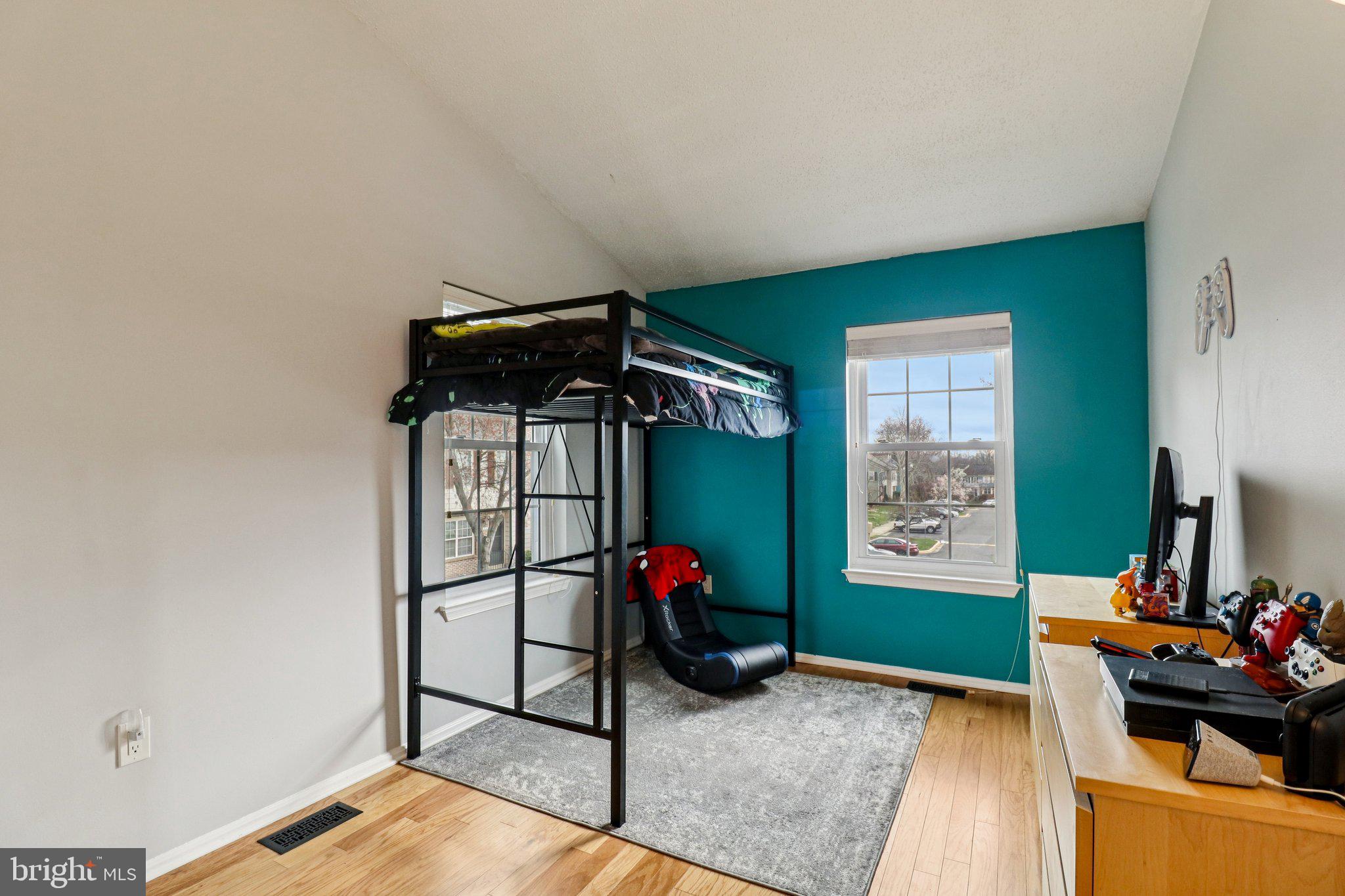 GREEN OAK TOWNES - Residential