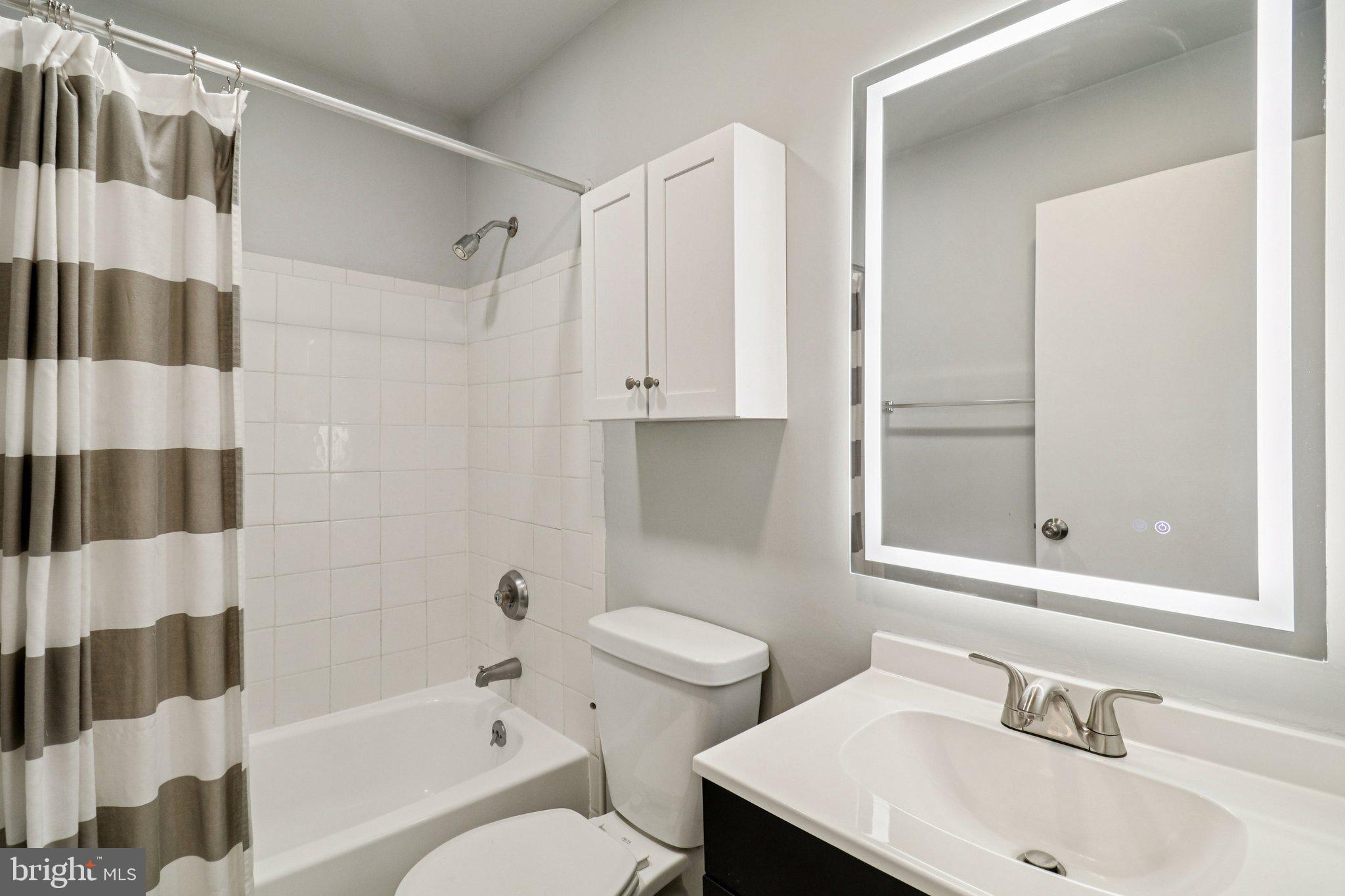 GREEN OAK TOWNES - Residential