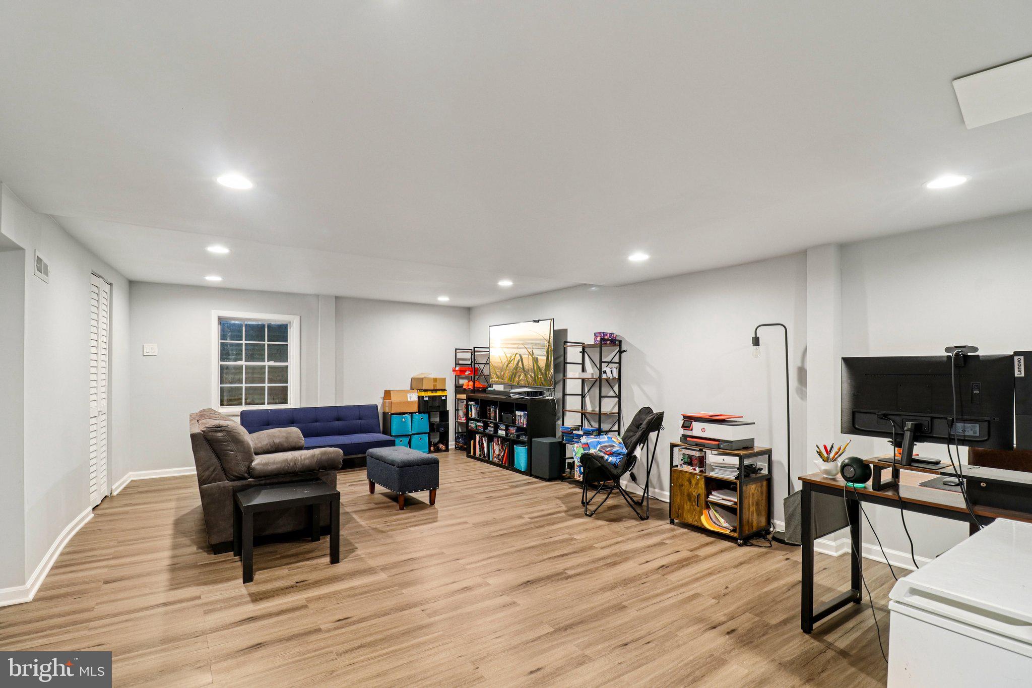 GREEN OAK TOWNES - Residential