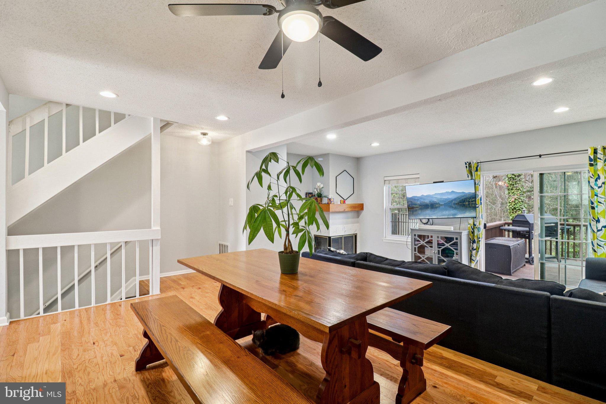 GREEN OAK TOWNES - Residential