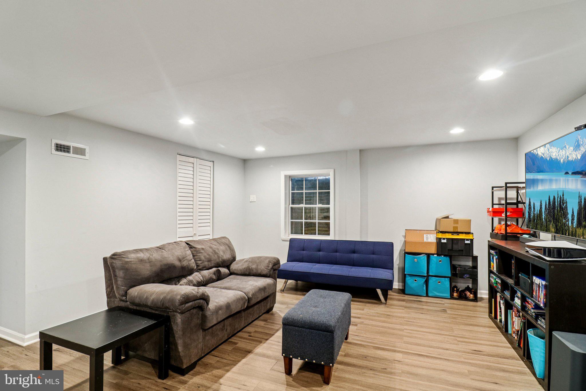 GREEN OAK TOWNES - Residential