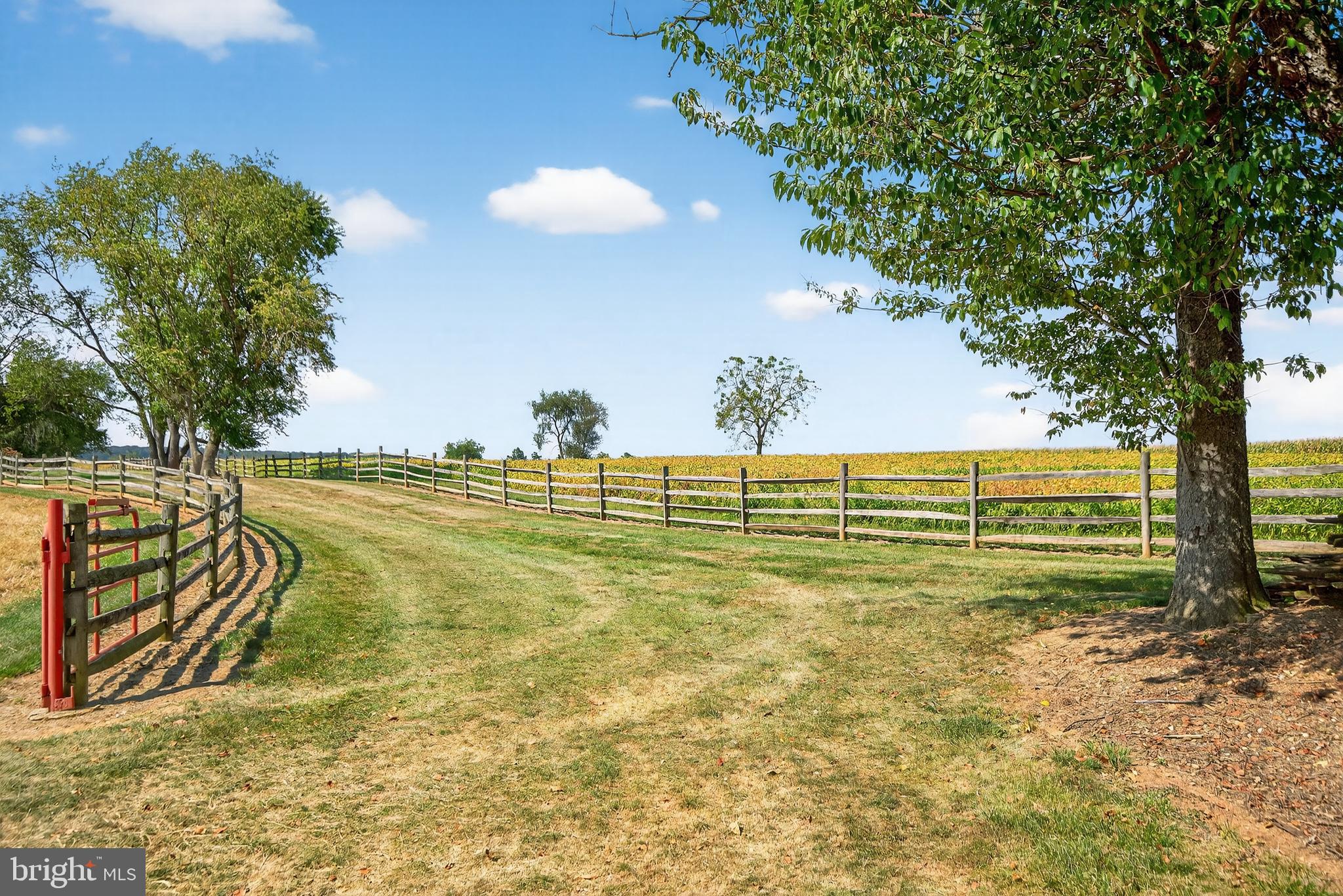 ANNVILLE CLEONA - Farm