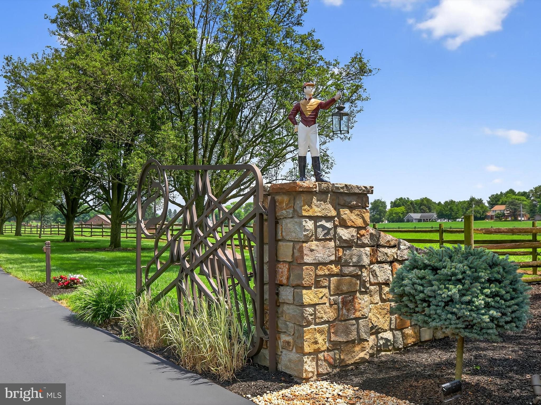 ANNVILLE CLEONA - Farm