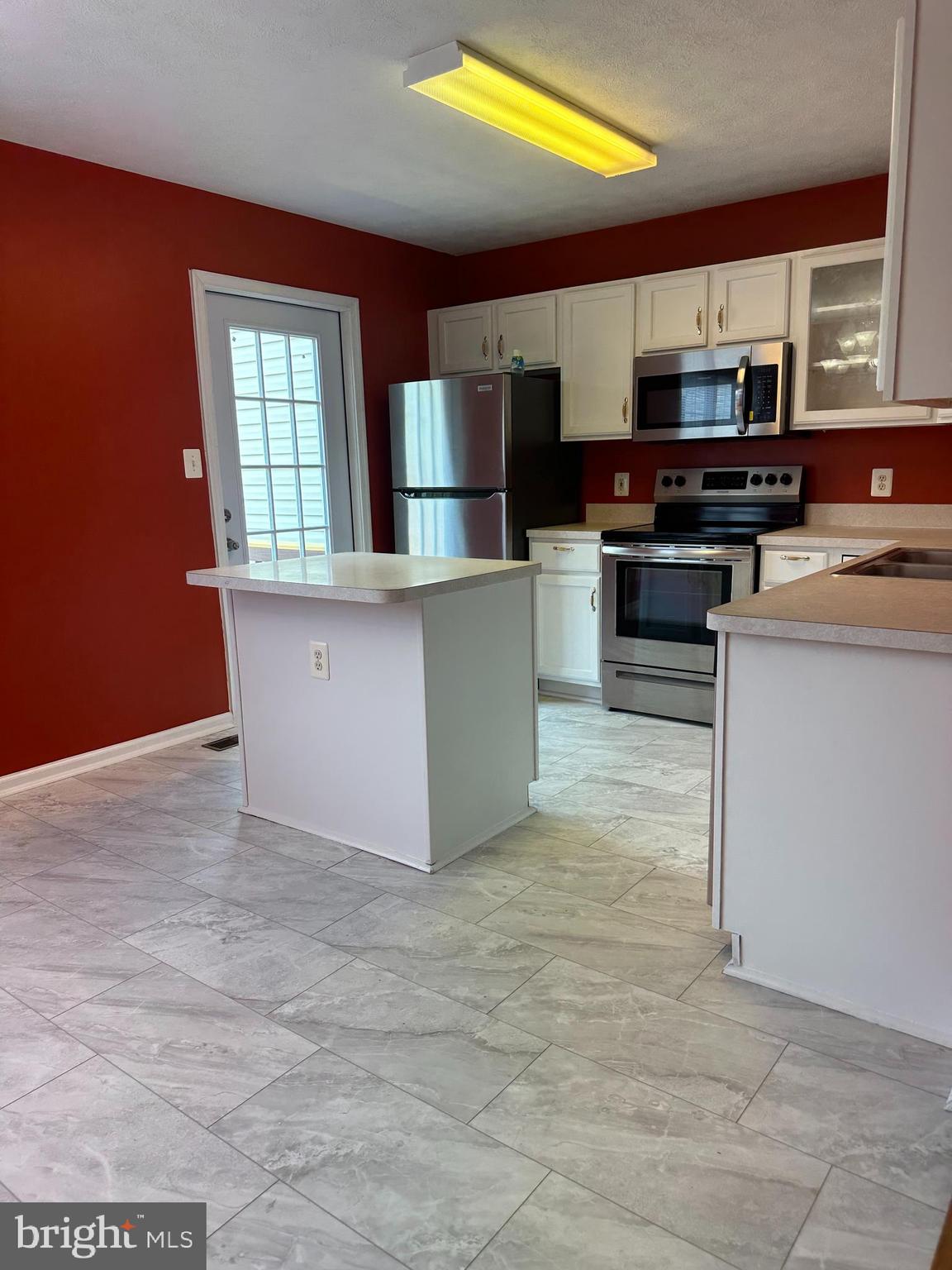 CHARLESTOWN COMMONS - Residential Lease