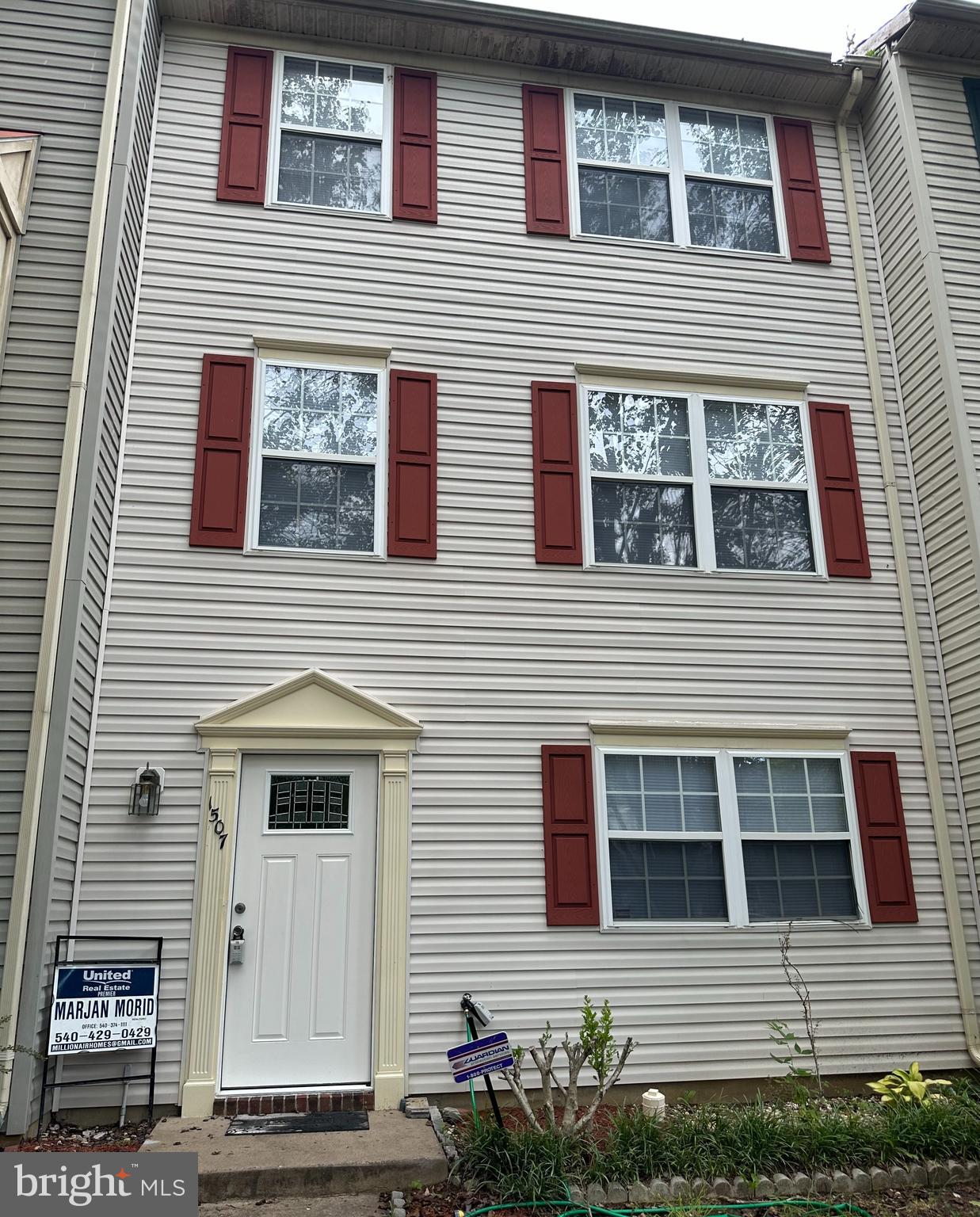 CHARLESTOWN COMMONS - Residential Lease