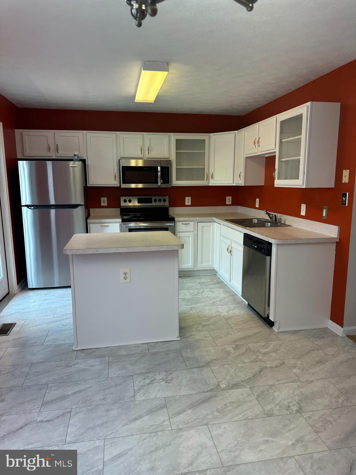 CHARLESTOWN COMMONS - Residential Lease