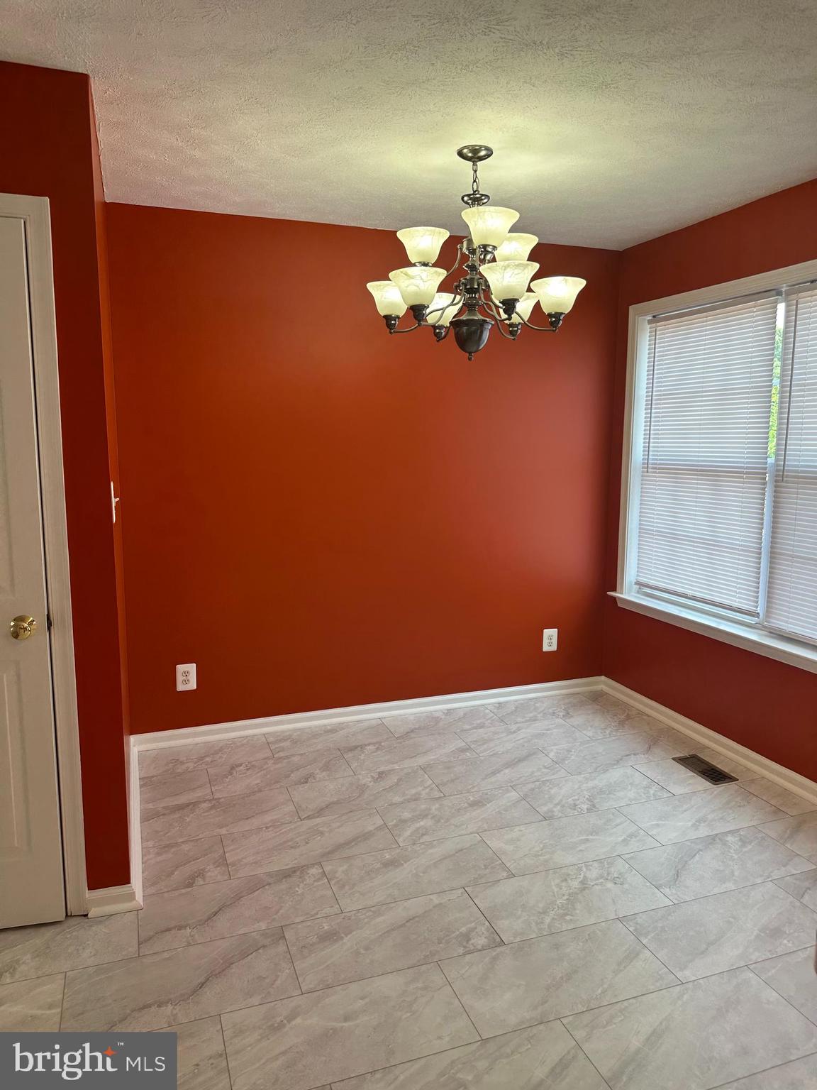 CHARLESTOWN COMMONS - Residential Lease