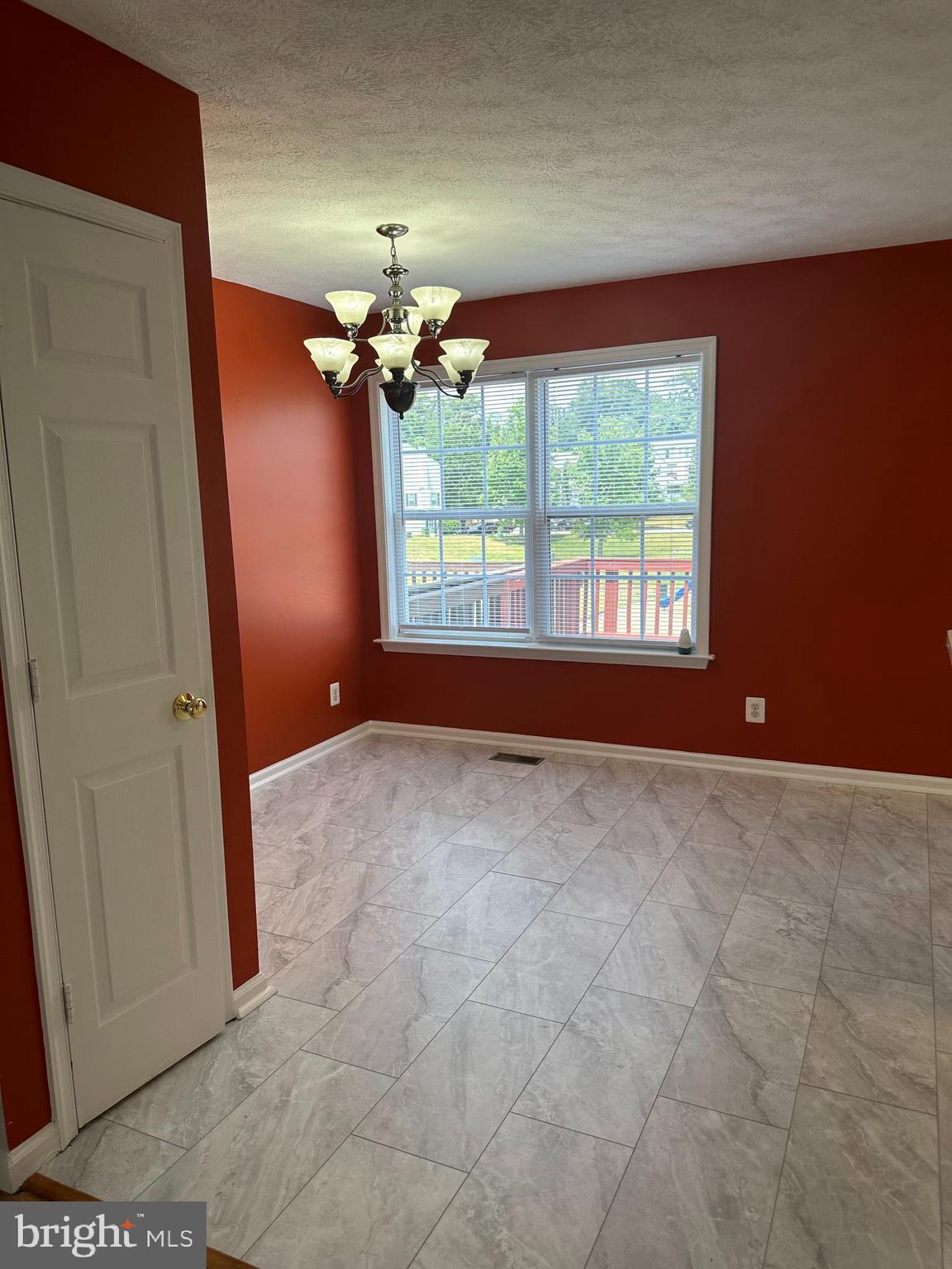 CHARLESTOWN COMMONS - Residential Lease