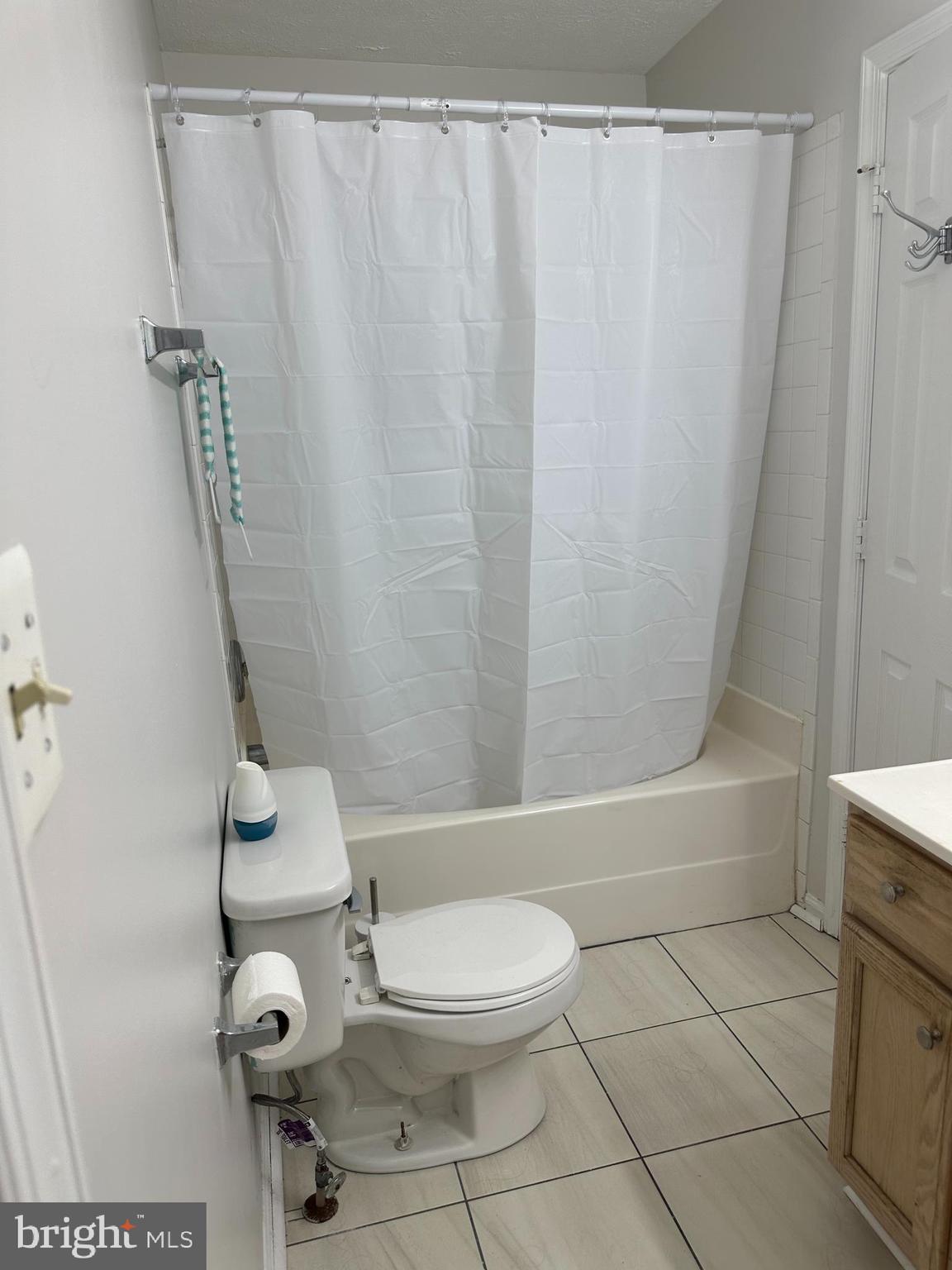 CHARLESTOWN COMMONS - Residential Lease