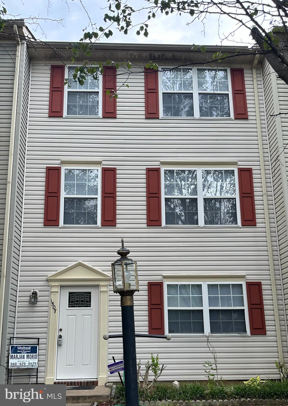 CHARLESTOWN COMMONS - Residential Lease