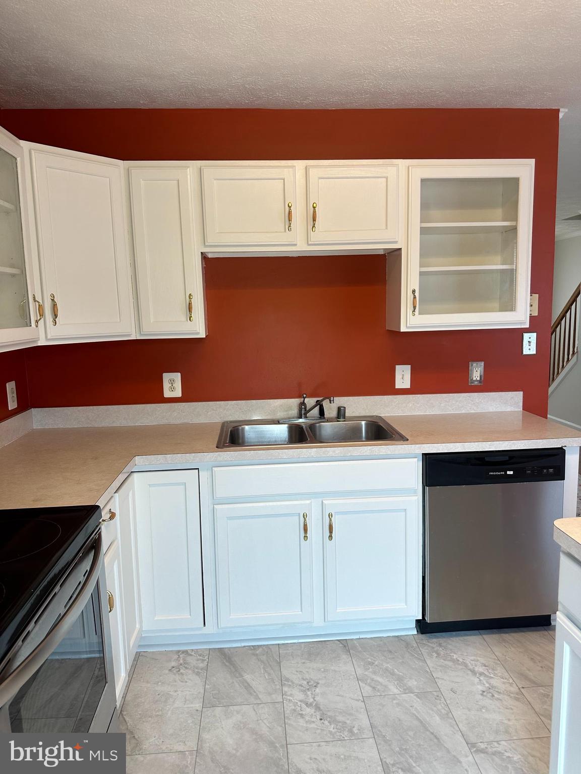 CHARLESTOWN COMMONS - Residential Lease