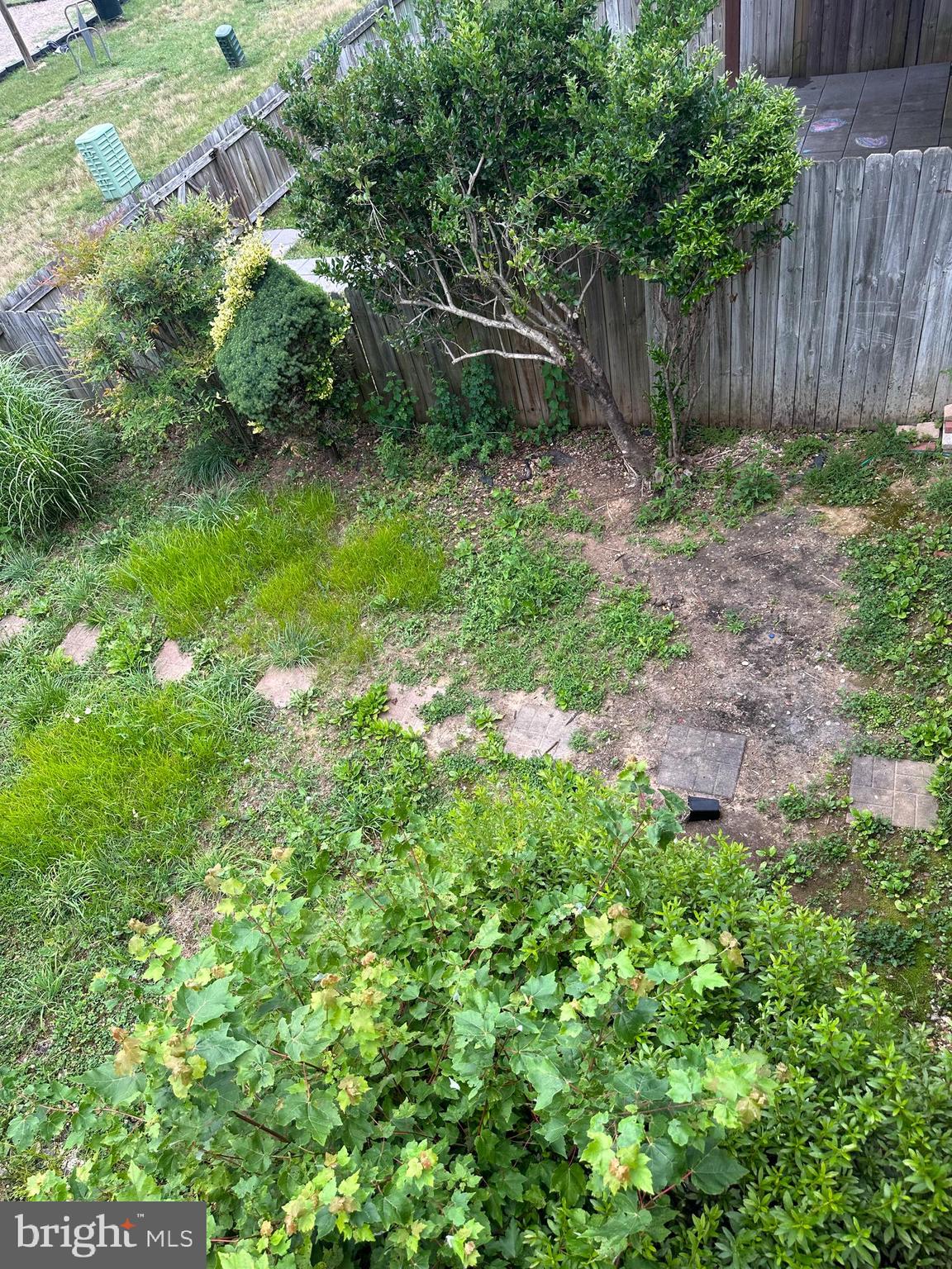 CHARLESTOWN COMMONS - Residential Lease