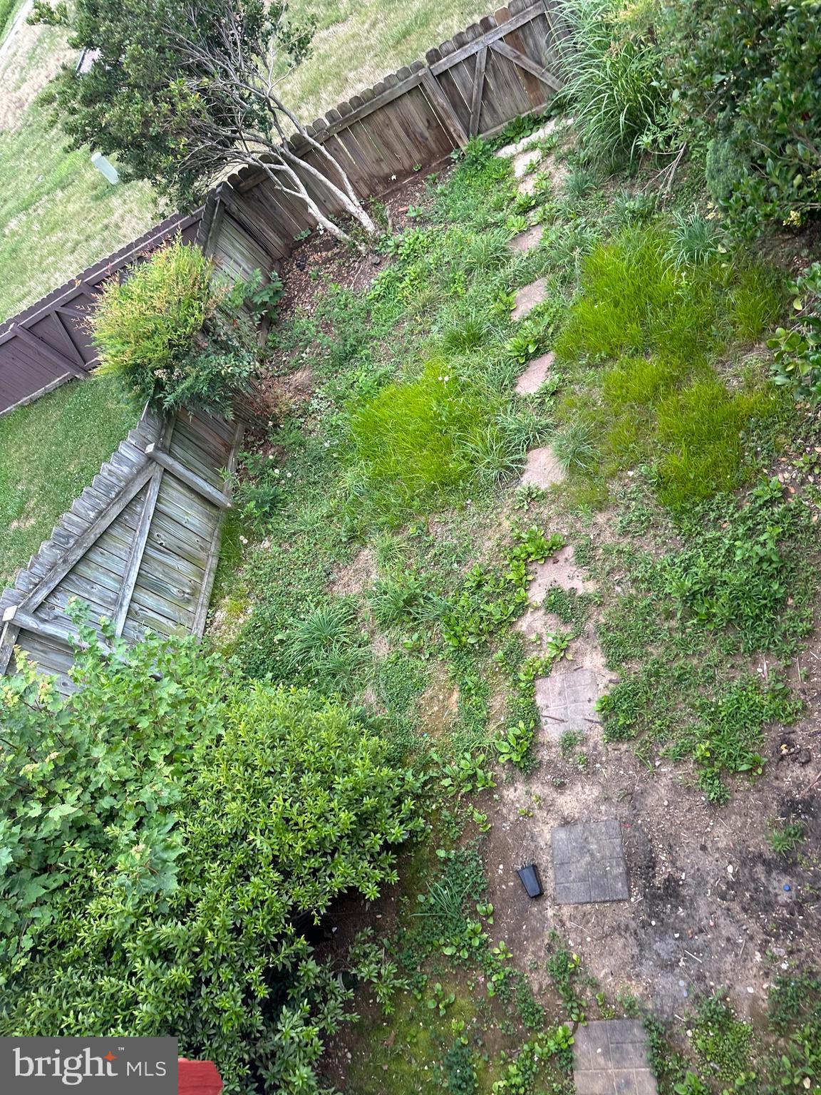 CHARLESTOWN COMMONS - Residential Lease