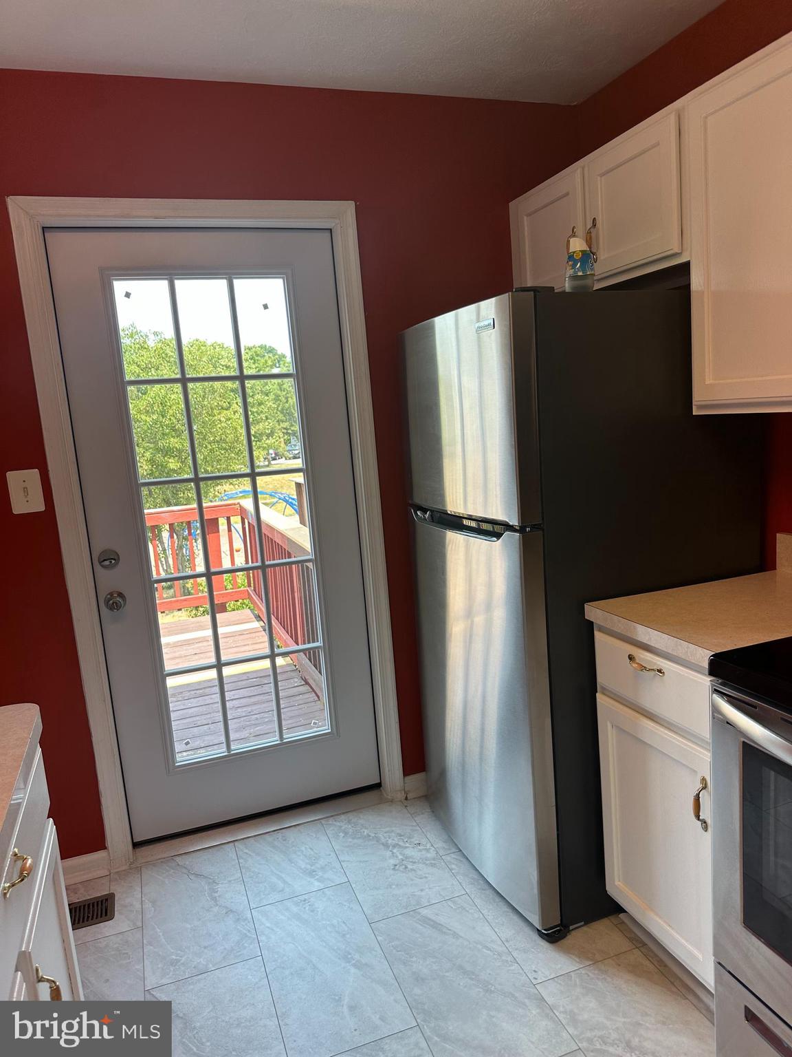 CHARLESTOWN COMMONS - Residential Lease