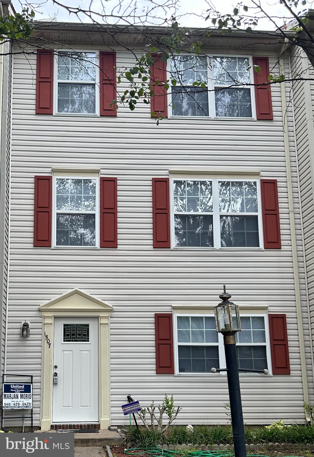 CHARLESTOWN COMMONS - Residential Lease