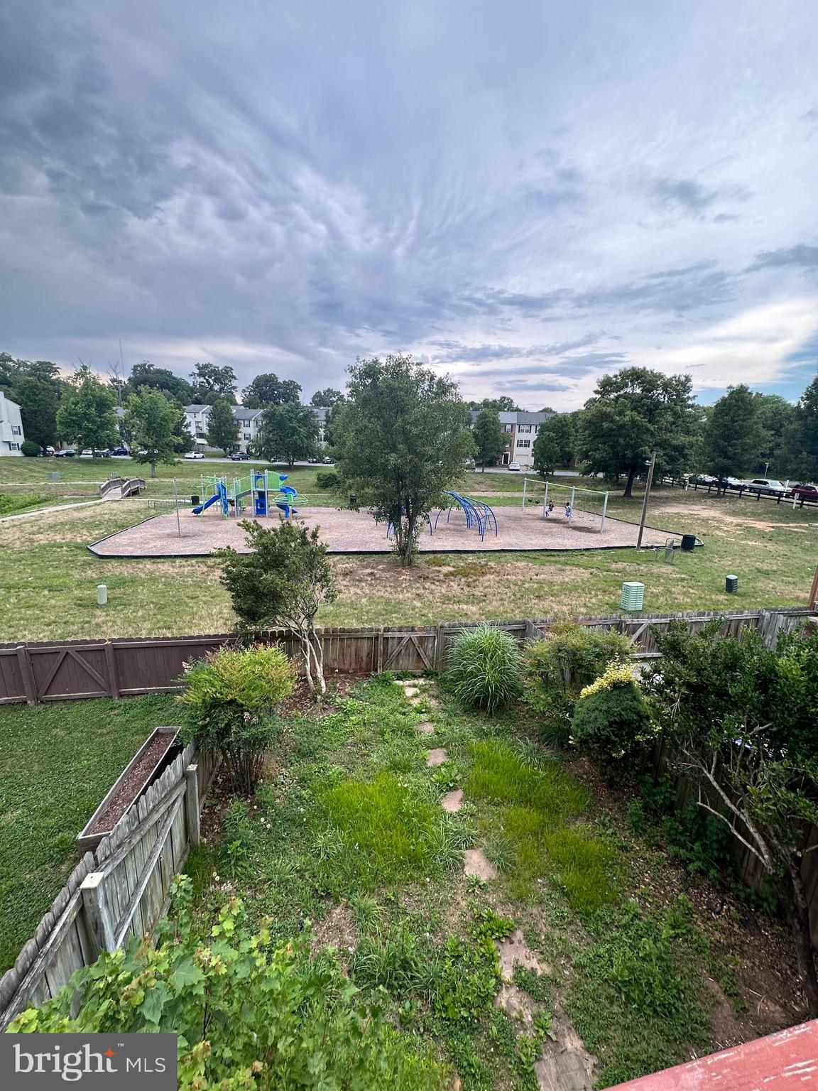 CHARLESTOWN COMMONS - Residential Lease