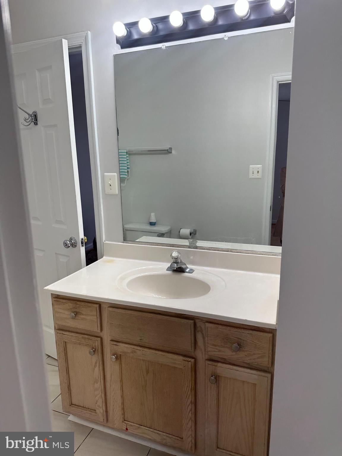 CHARLESTOWN COMMONS - Residential Lease