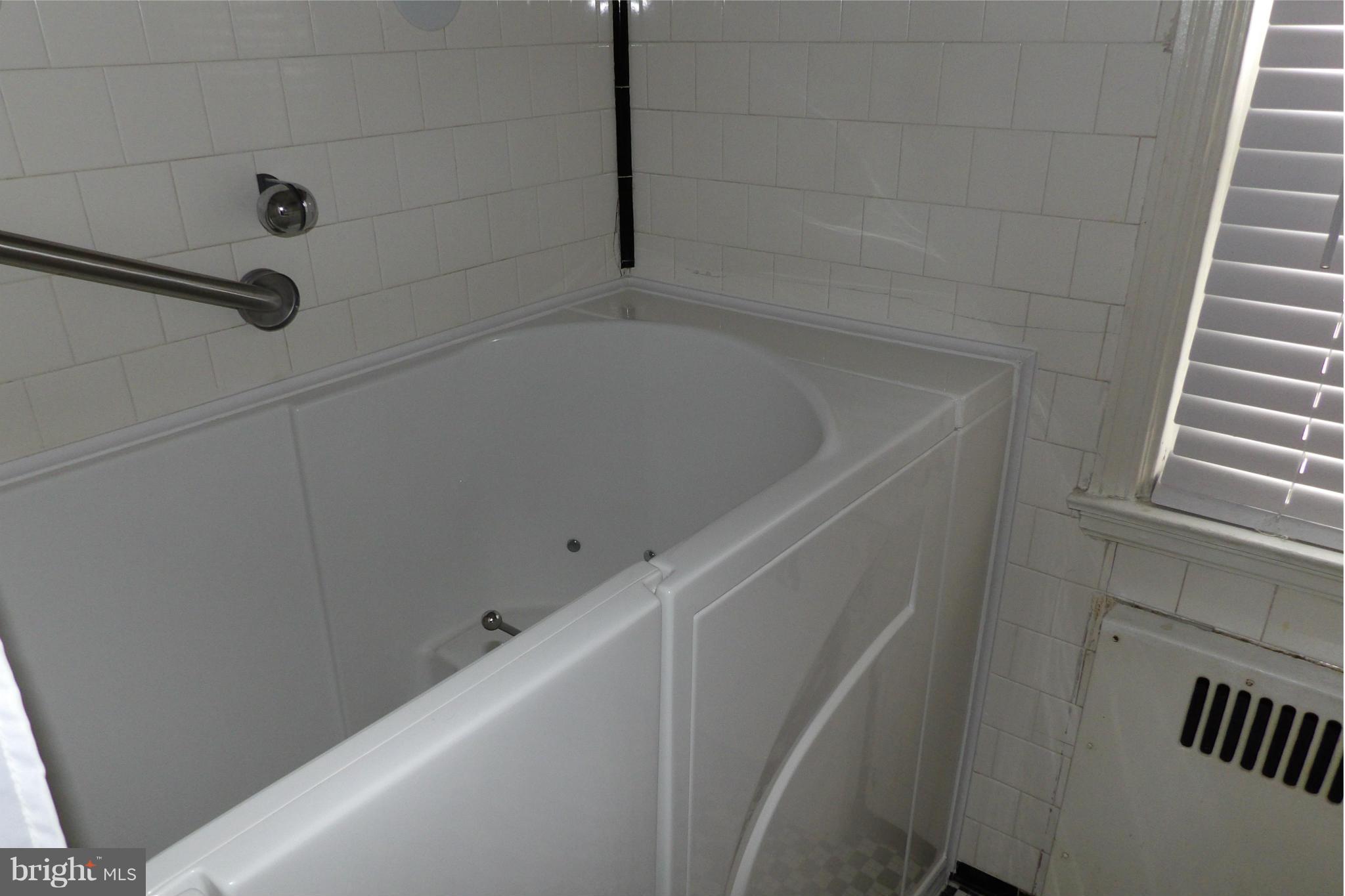 MONDAWMIN - Residential