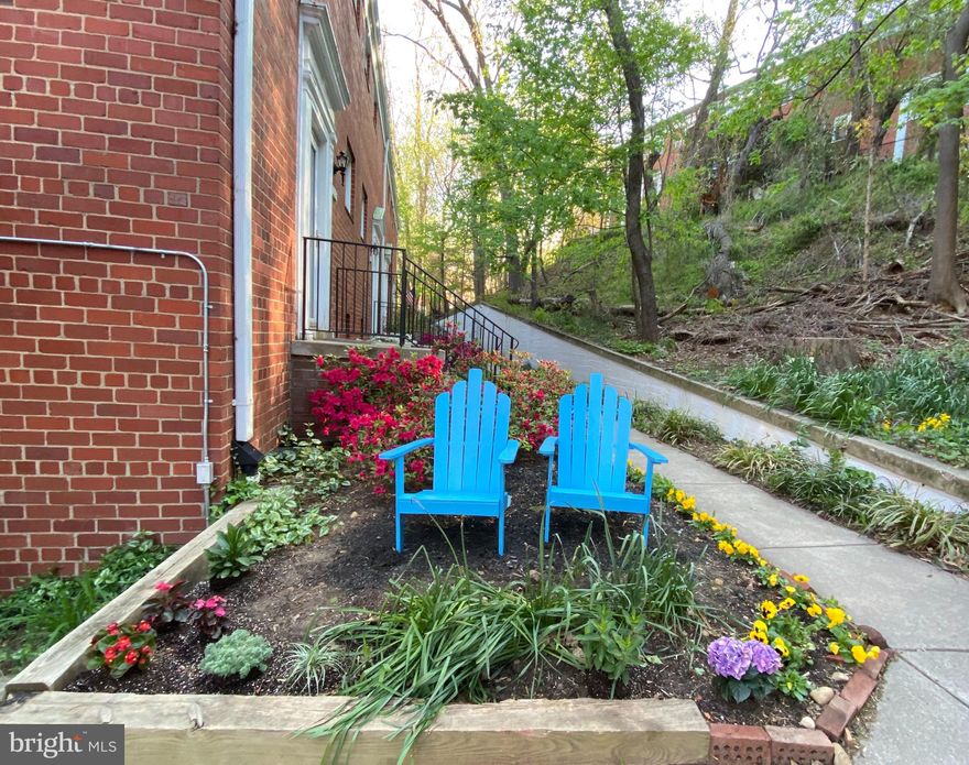 This sought-after Madison model features essential Parkfairfax parquet floors, a washer-d ryer, and includes updated window treatments (plantation shutters) and abundant closet space -- a hallmark of this popular floor plan. This model has been updated to an open floor plan which makes for easy entertaining! Parkfairfax is a historic and vibrant community with a host of amenities, including three pools, tennis courts, tot lots, an exercise room, and so much more. You will  enjoy urban serenity made possible by Parkfairfax's lush landscaping, common areas, and mature trees. Residents benefit from easy access to public transportation and I-395, as well as to shopping and dining in nearby Shirlington, Del Ray, and Old Town, Alexandria. This commuter's dream home is also near Crystal City, Pentagon City, Amazon HQ2, The Pentagon, and Washington, DC.