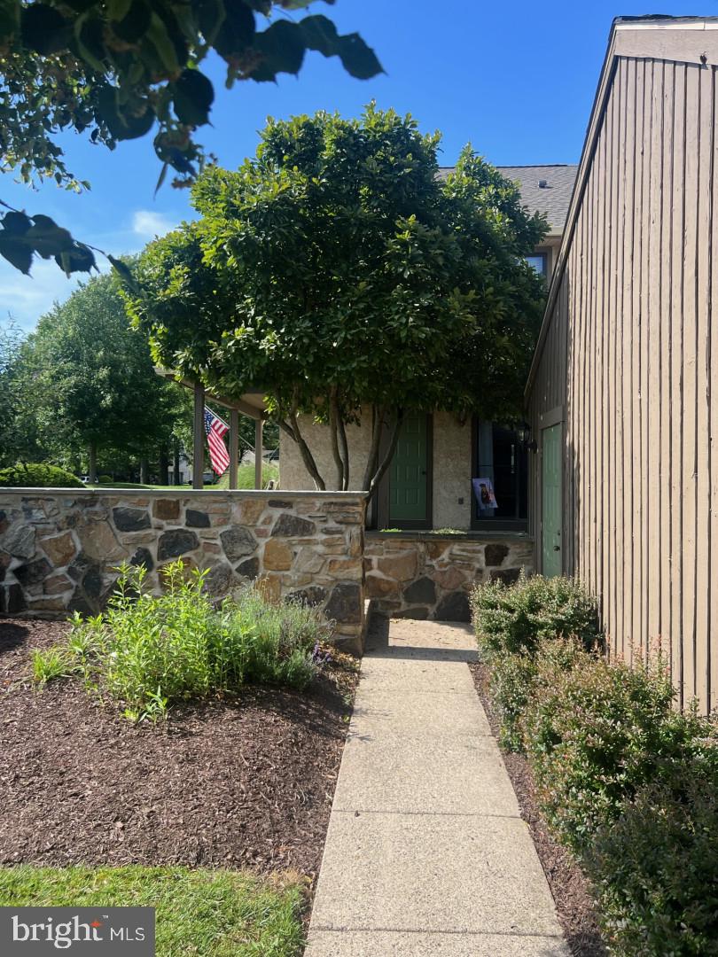1590 LITTLE CROFT COURT