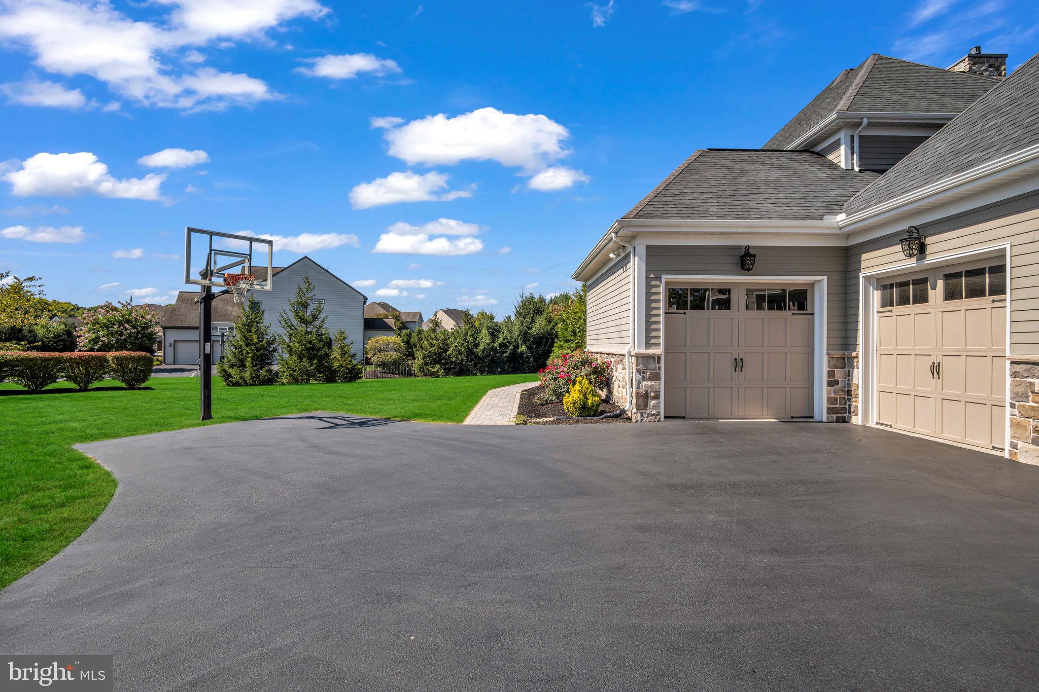 WINDING HILLS - Residential