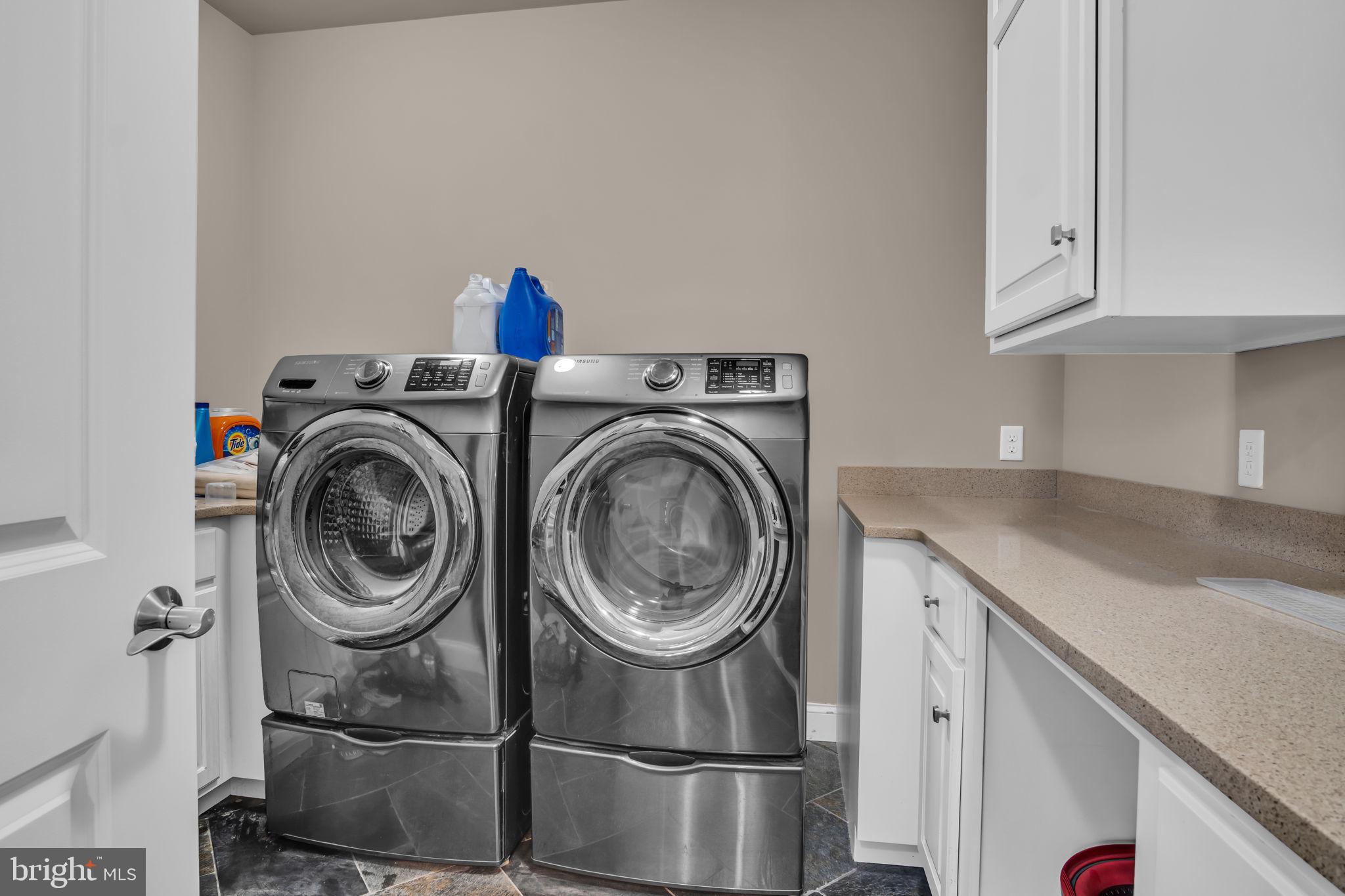 WINDING HILLS - Residential