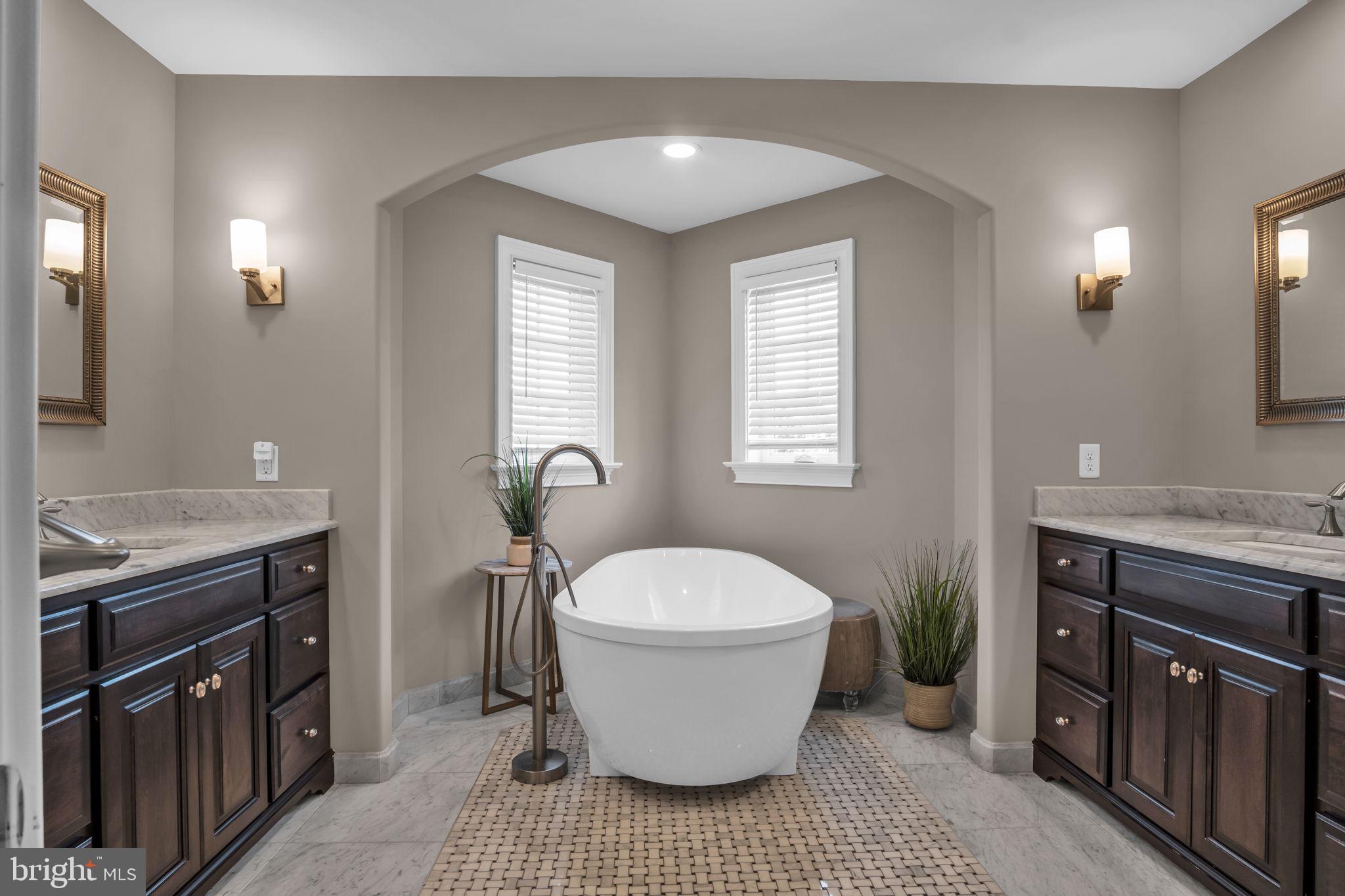 WINDING HILLS - Residential