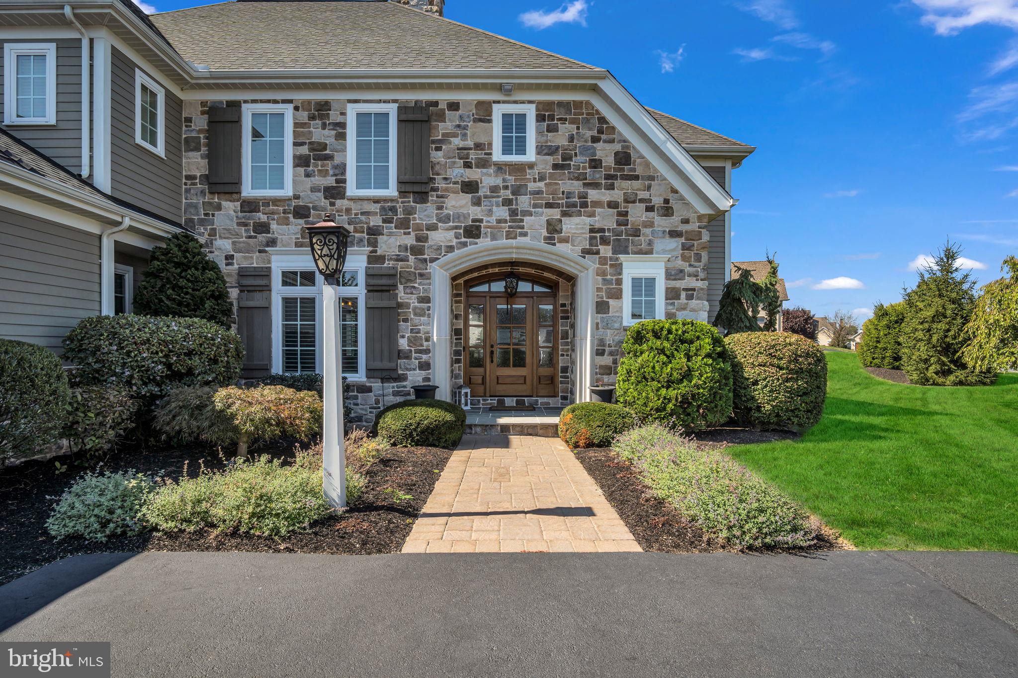 WINDING HILLS - Residential