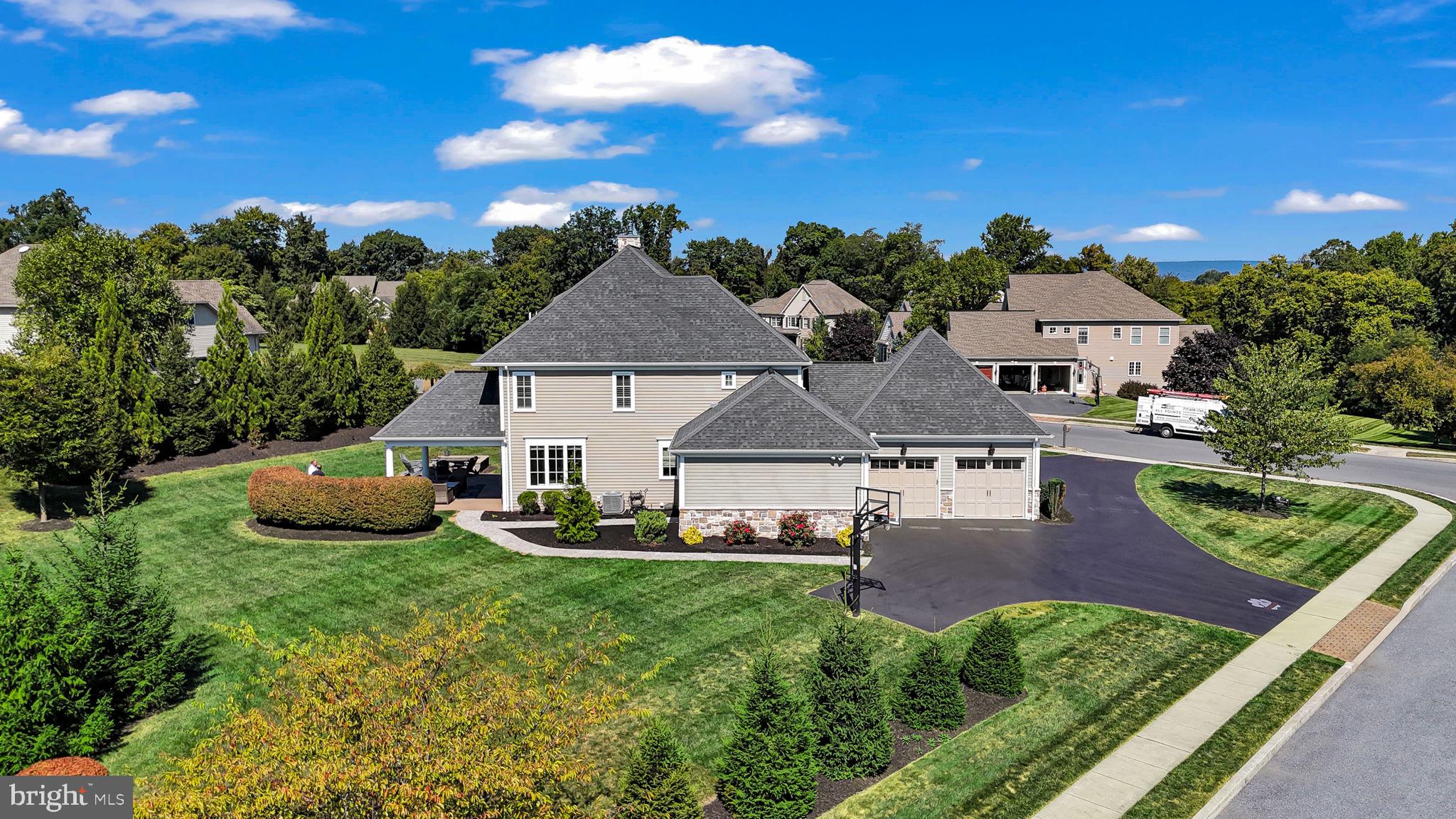 WINDING HILLS - Residential