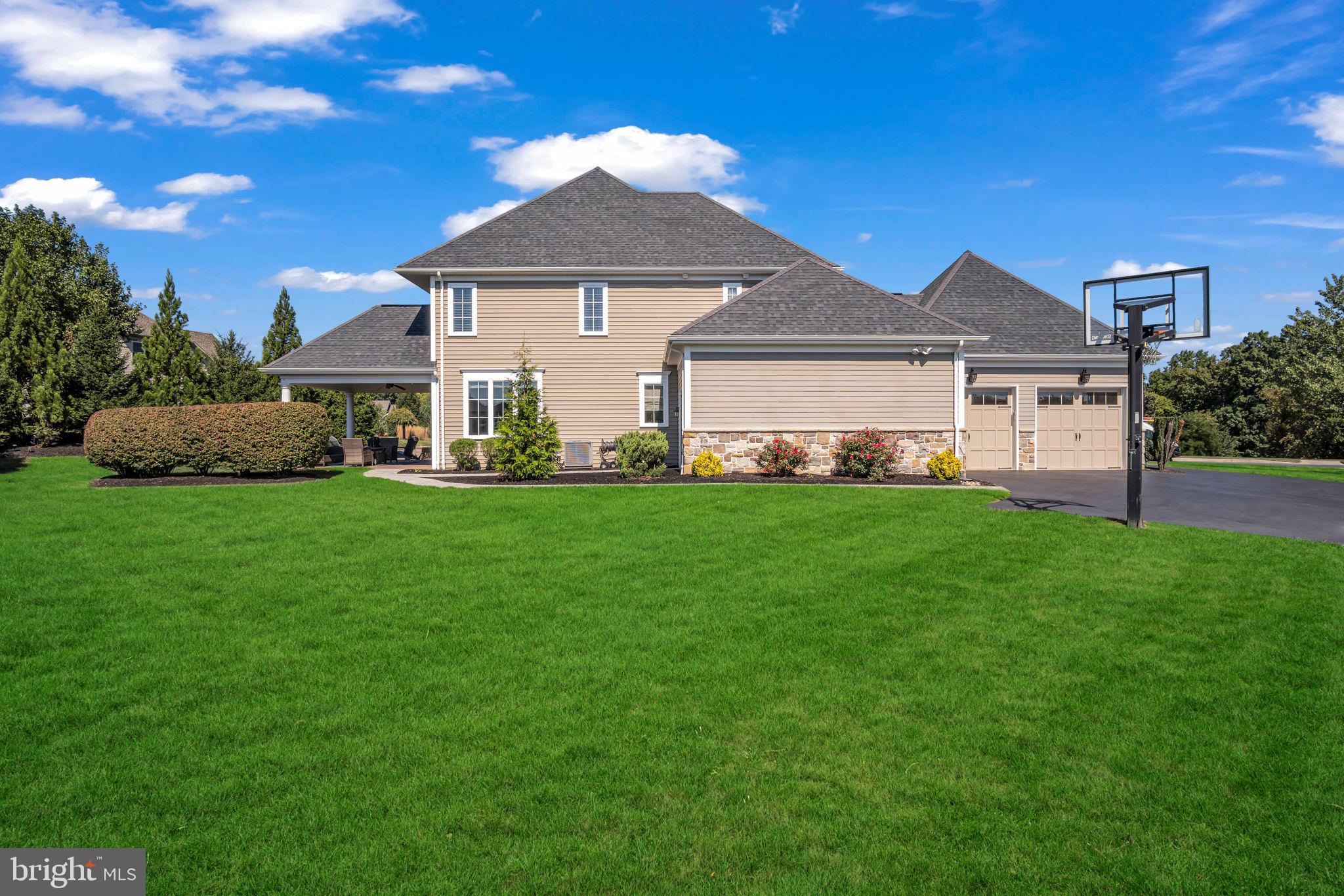 WINDING HILLS - Residential