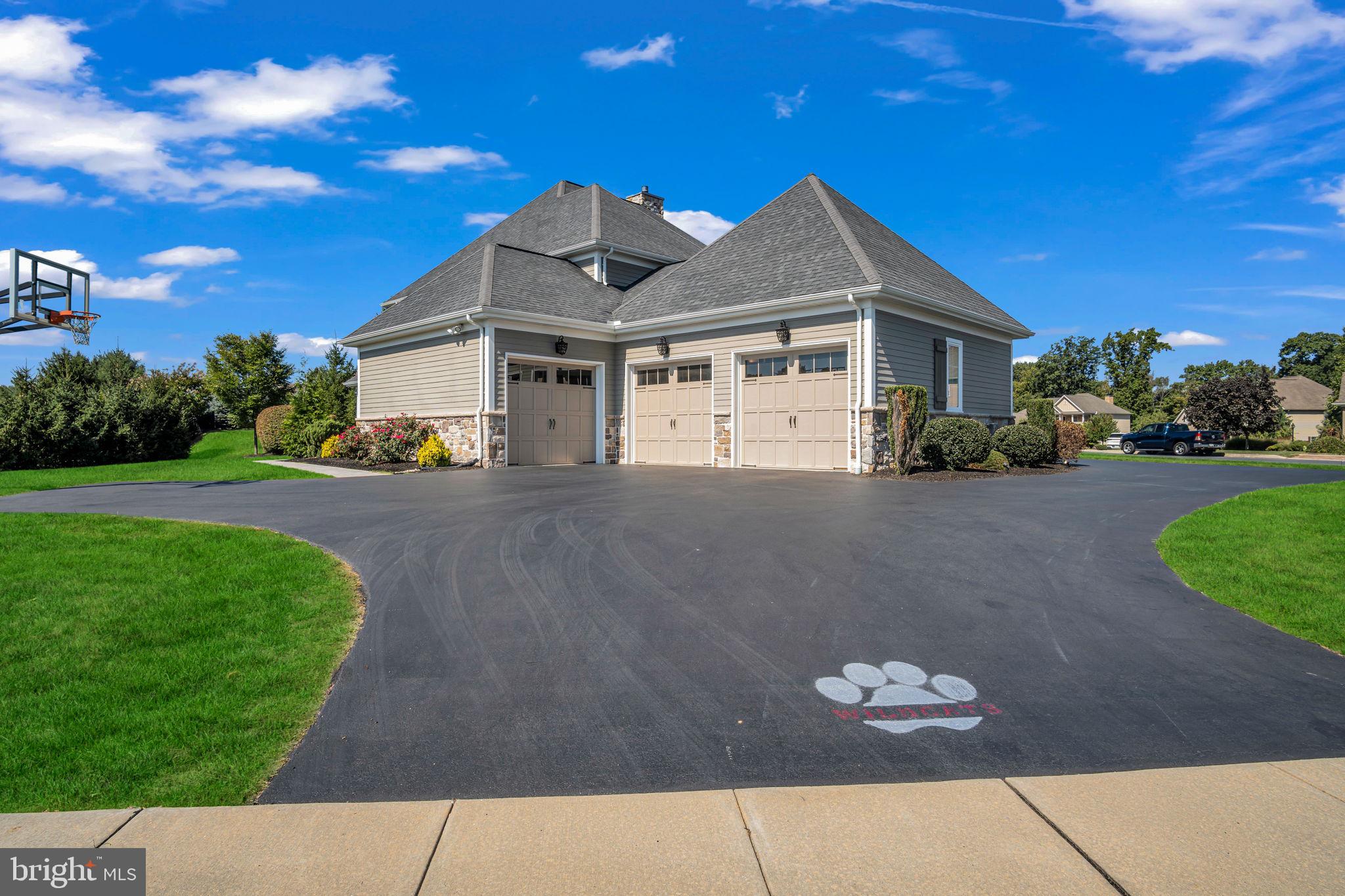 WINDING HILLS - Residential