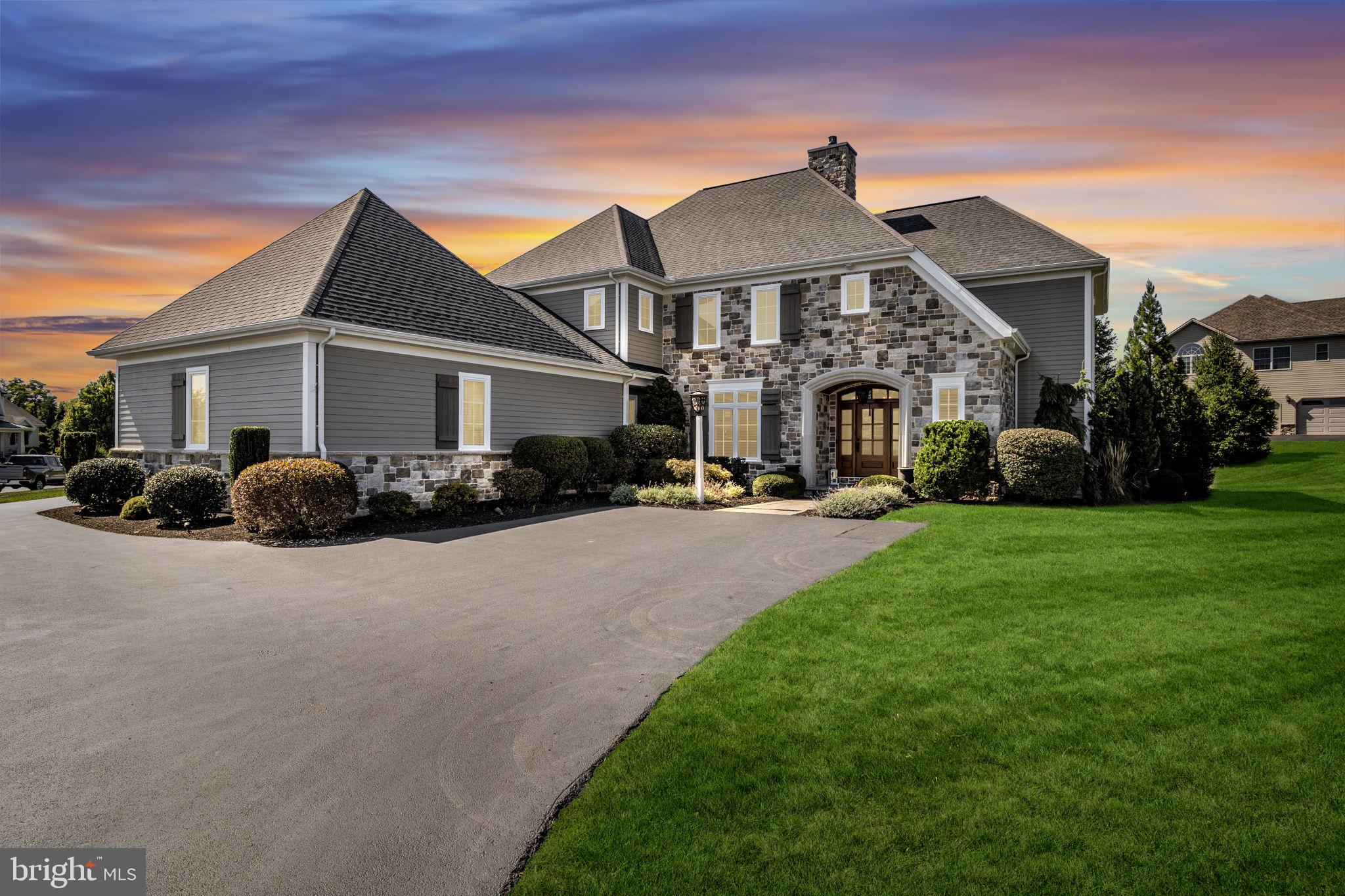 WINDING HILLS - Residential