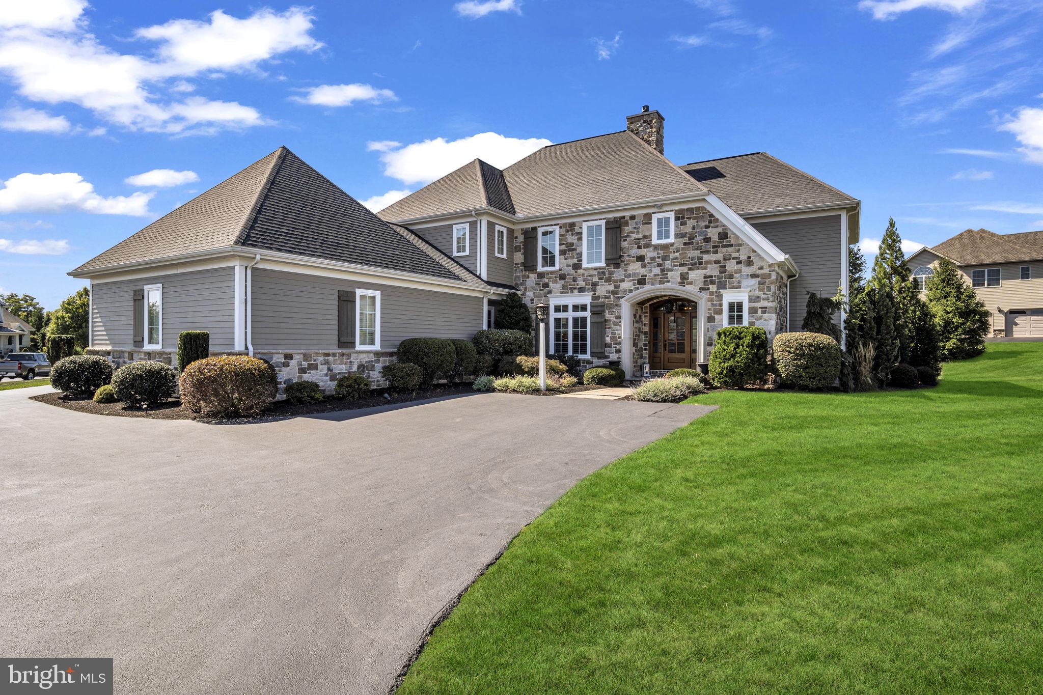 WINDING HILLS - Residential