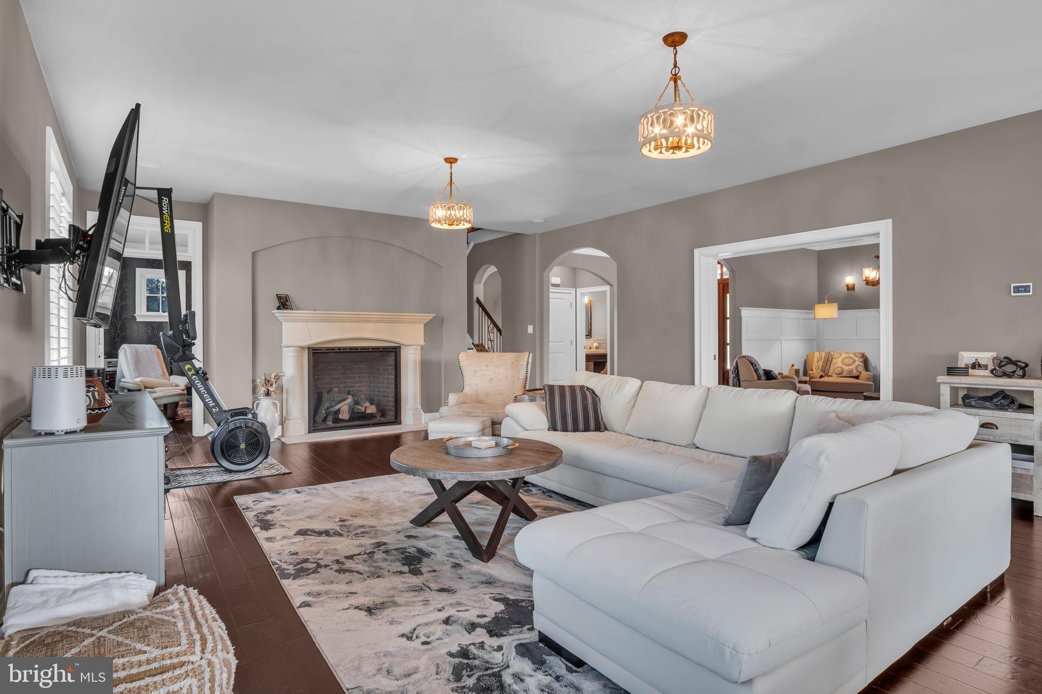 WINDING HILLS - Residential