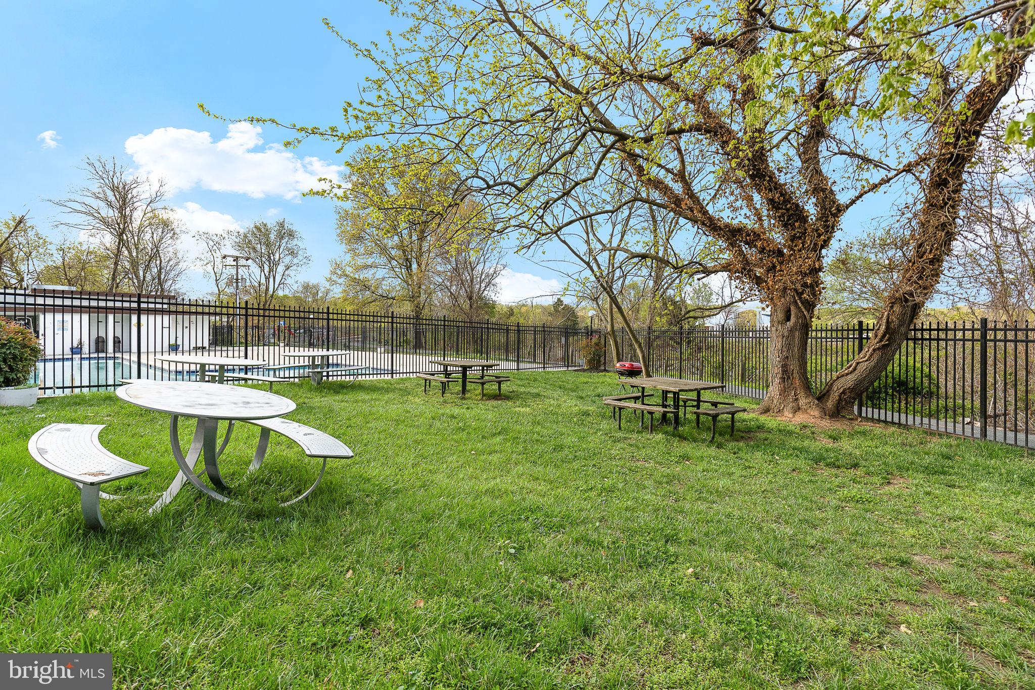 FORTY SIX HUNDRED - Residential