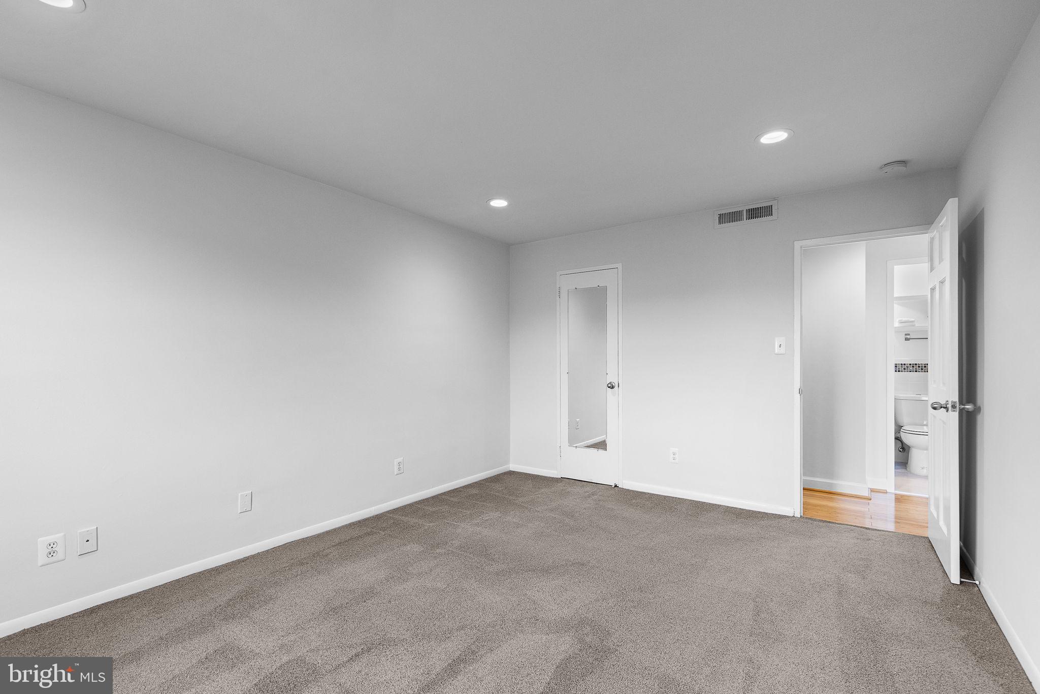 FORTY SIX HUNDRED - Residential