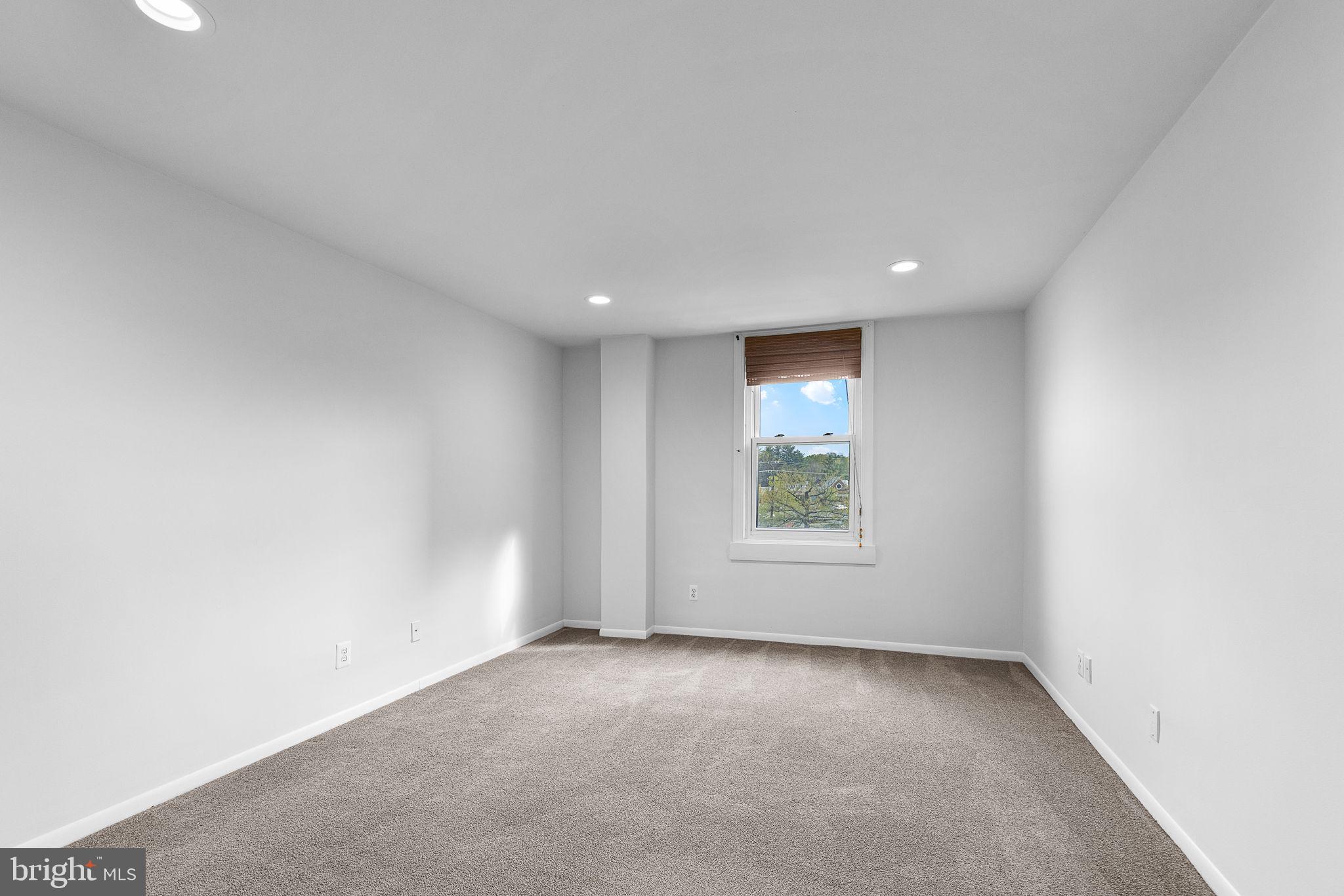 FORTY SIX HUNDRED - Residential