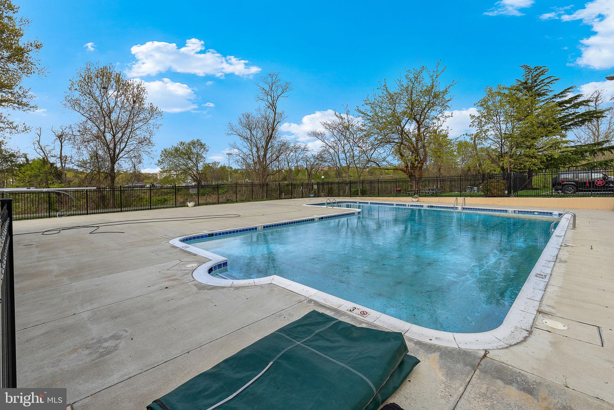 FORTY SIX HUNDRED - Residential