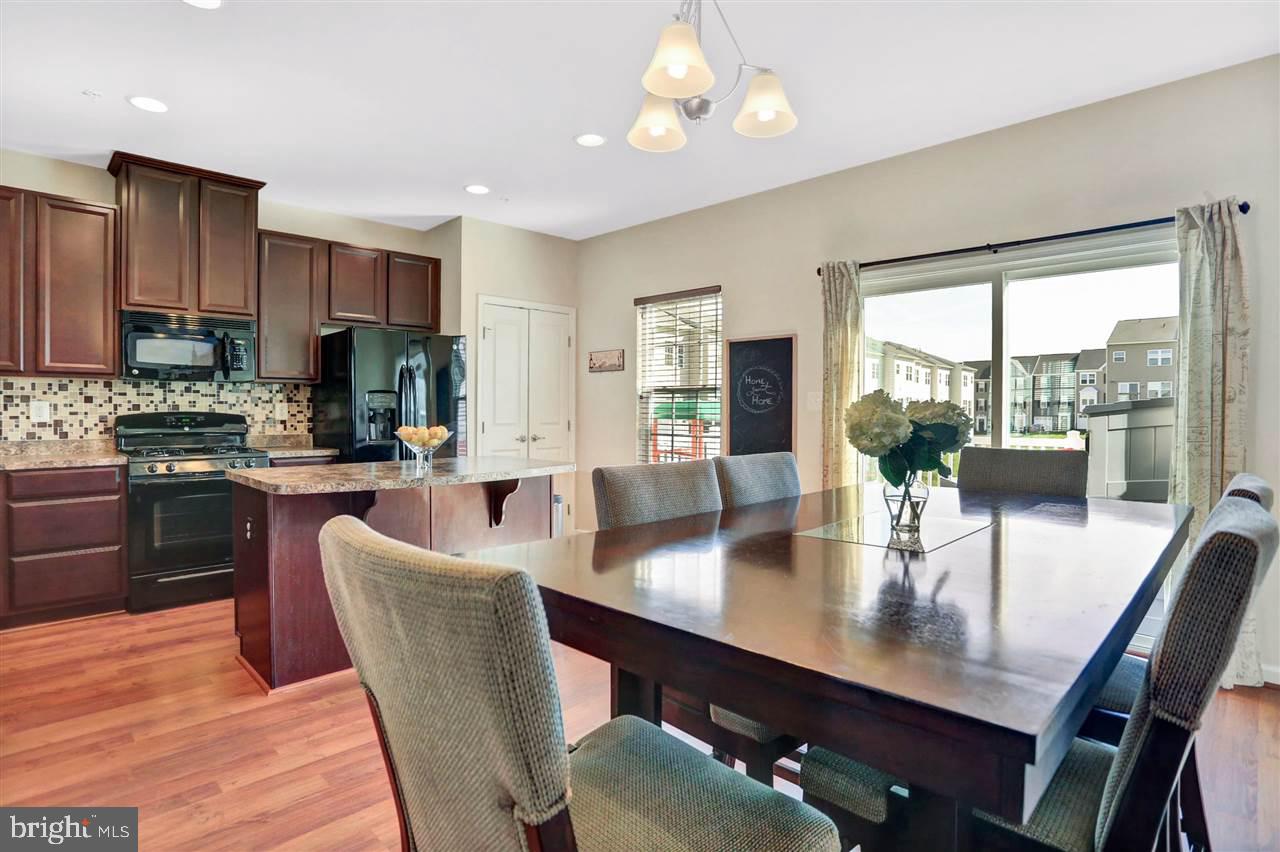 STONEGATE AT REGENTS GLEN - Residential