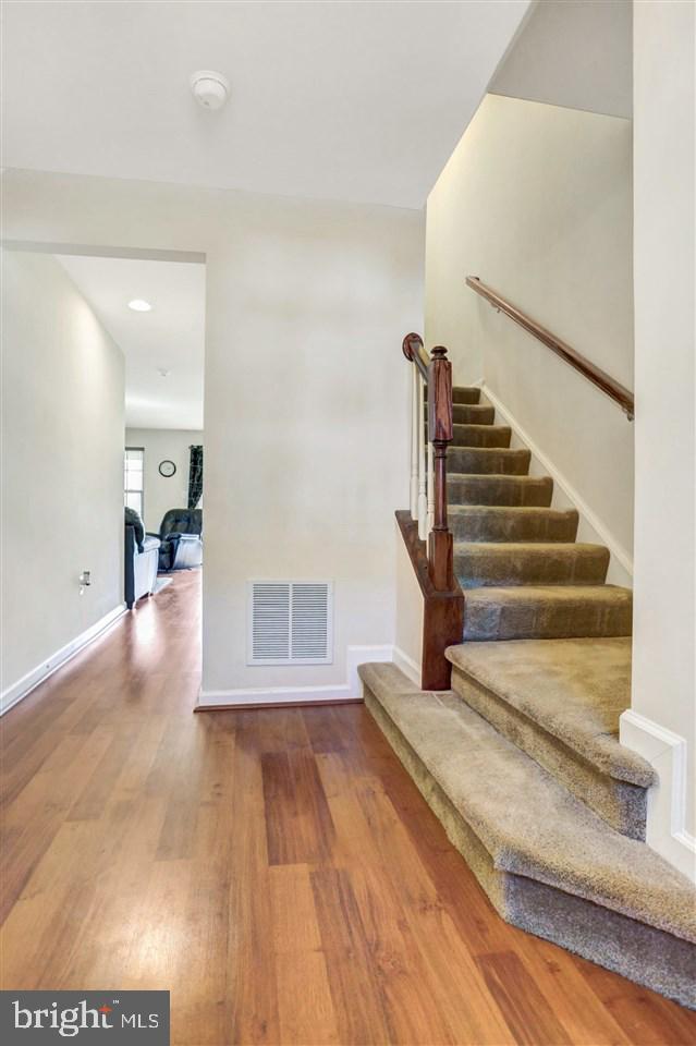 STONEGATE AT REGENTS GLEN - Residential