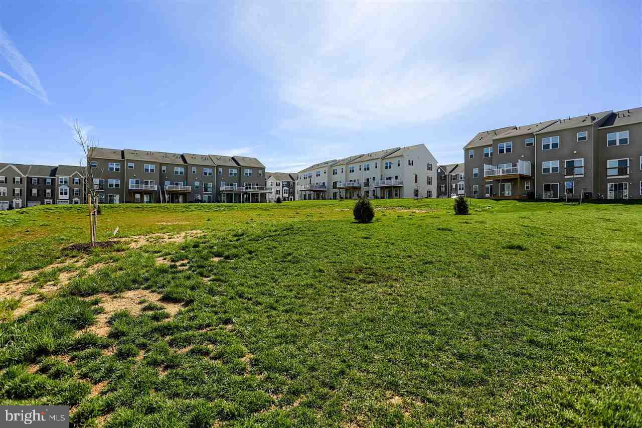 STONEGATE AT REGENTS GLEN - Residential