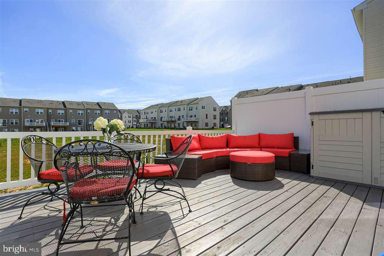 STONEGATE AT REGENTS GLEN - Residential
