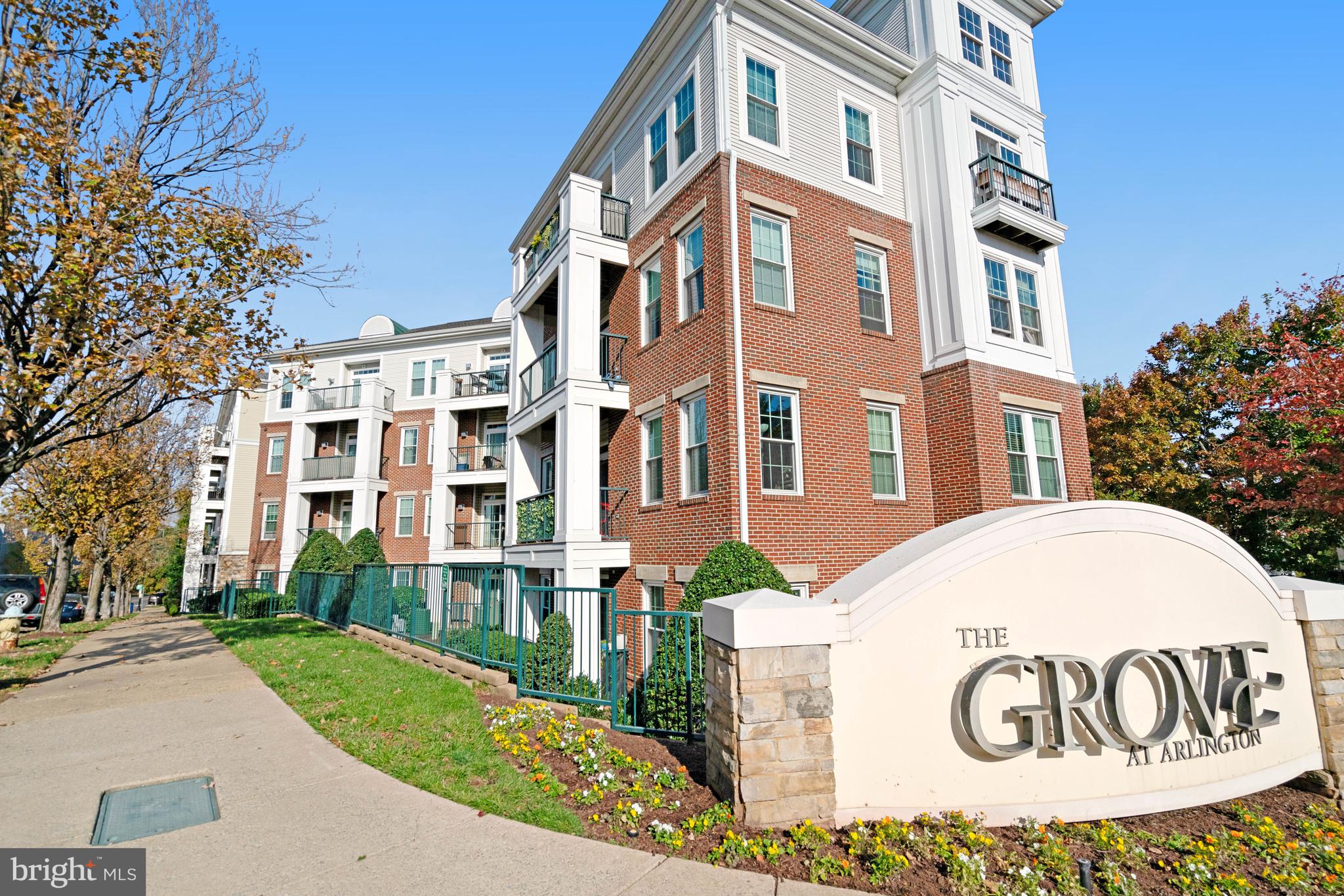 GROVE AT ARLINGTON - Residential