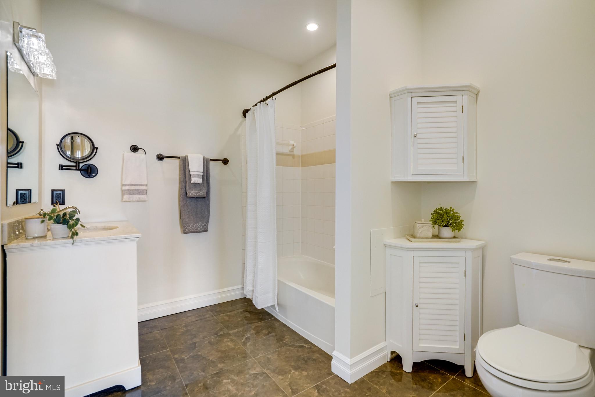 GROVE AT ARLINGTON - Residential