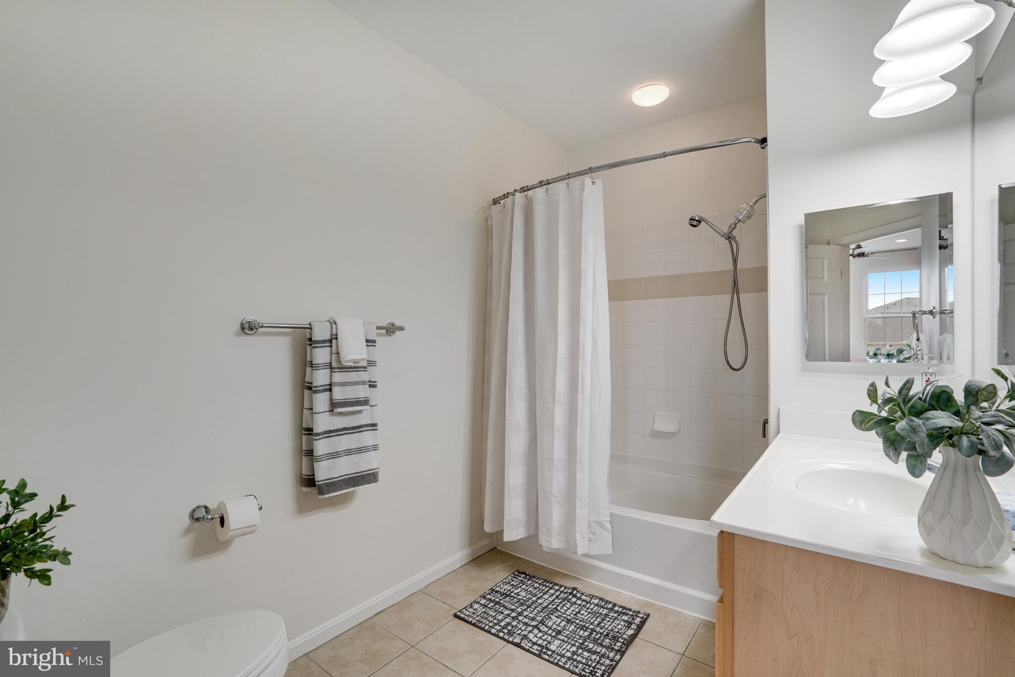 GROVE AT ARLINGTON - Residential