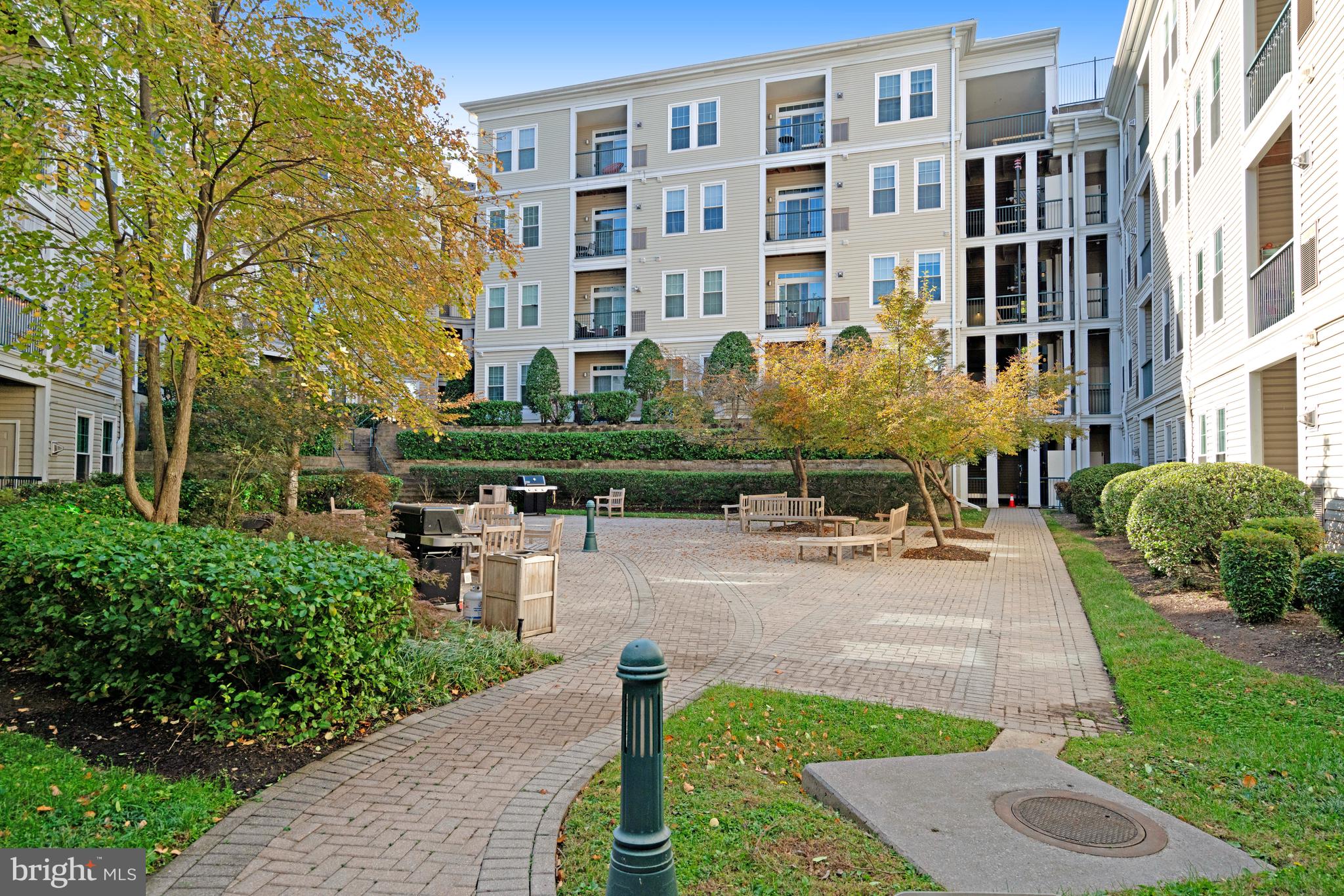 GROVE AT ARLINGTON - Residential