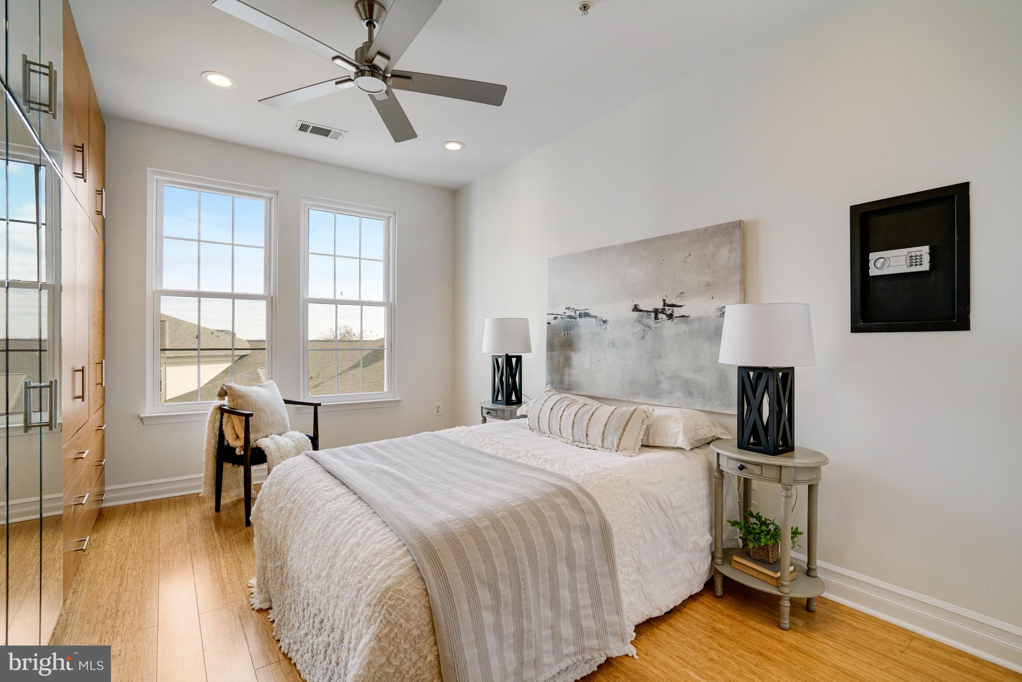 GROVE AT ARLINGTON - Residential