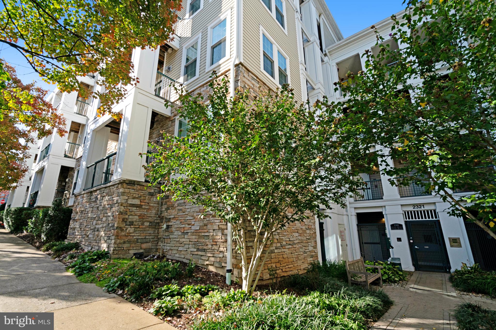 GROVE AT ARLINGTON - Residential