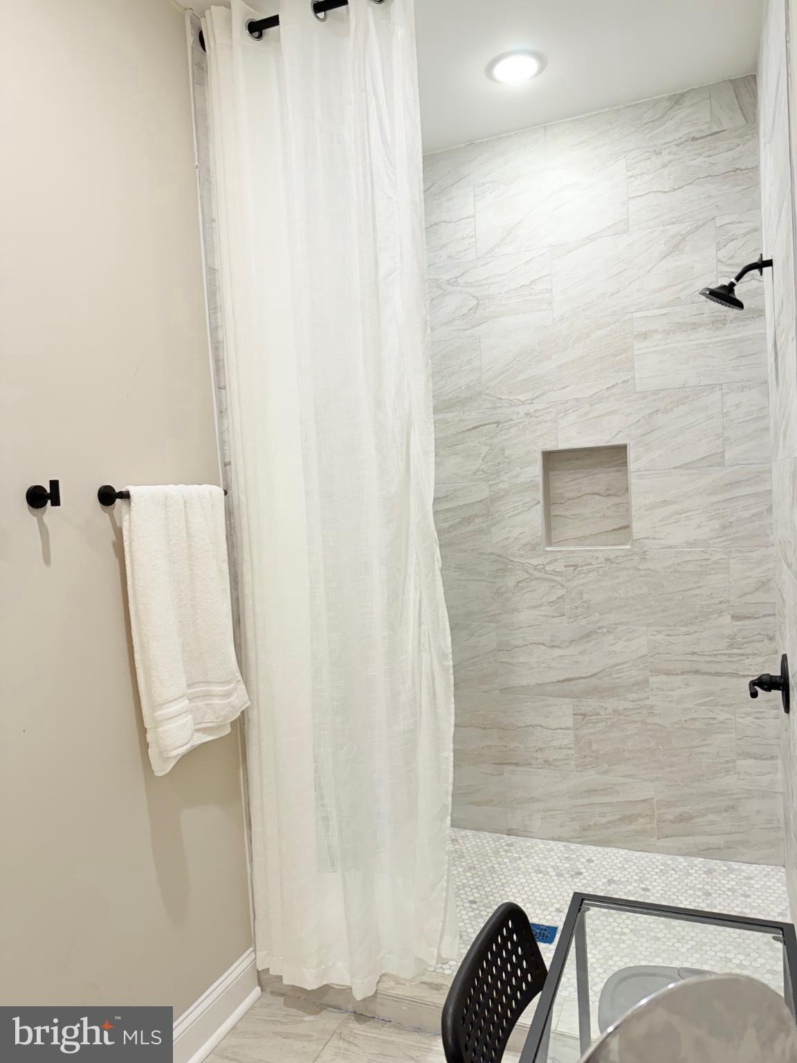 HAMPDEN HISTORIC DISTRICT - Residential Lease