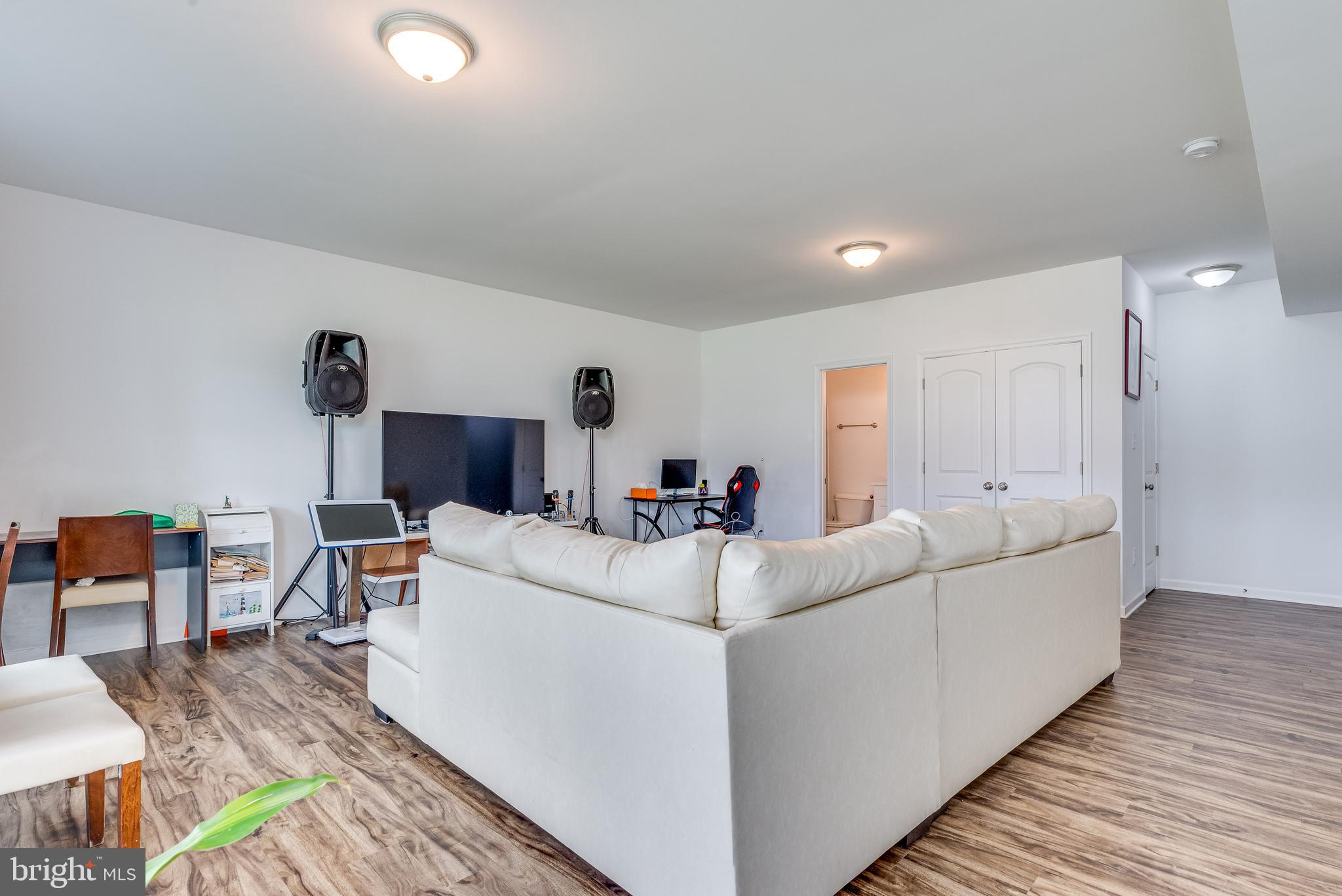 RED HILL - Residential